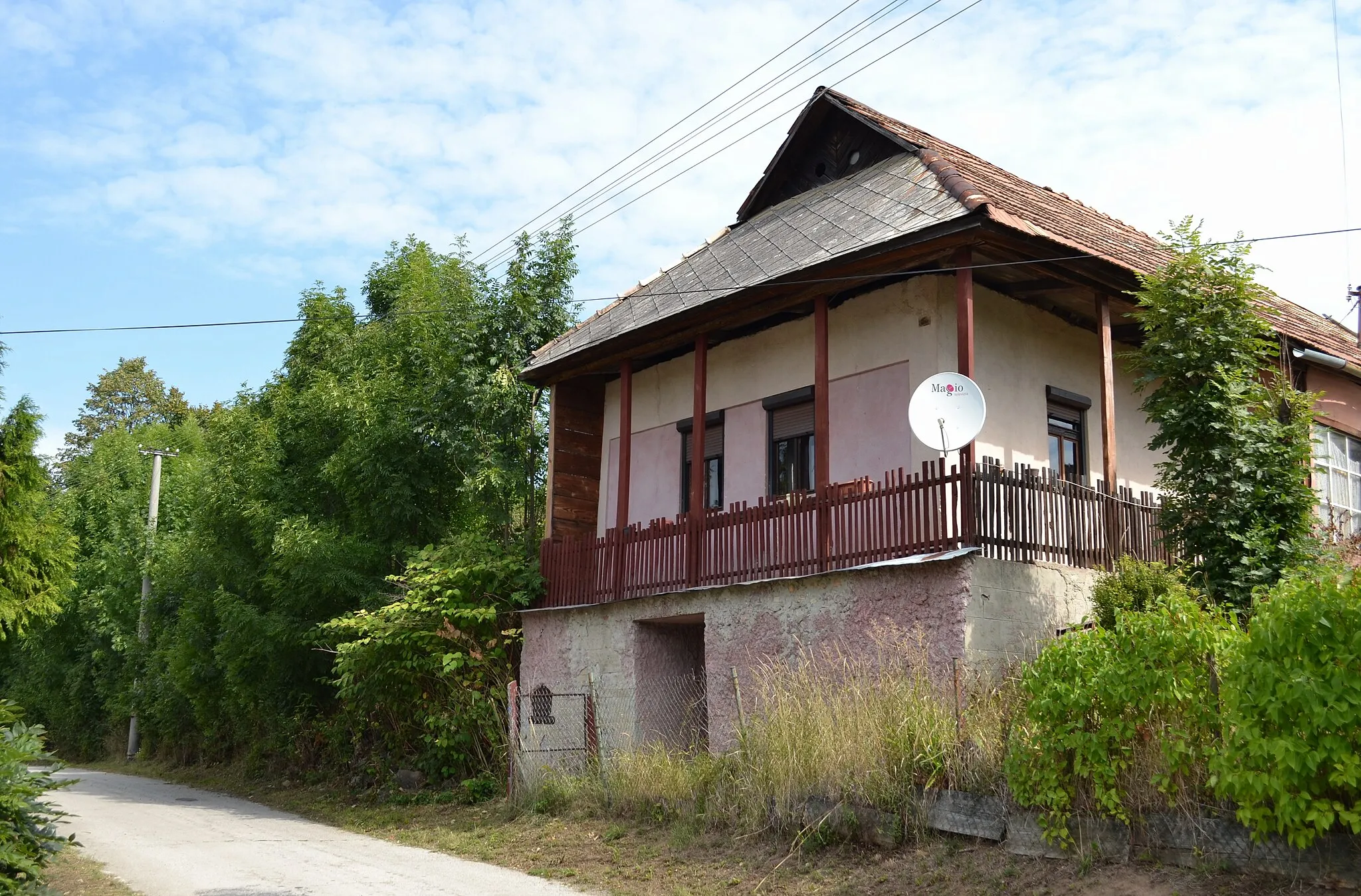 Photo showing: Dom v Dačovom Lome