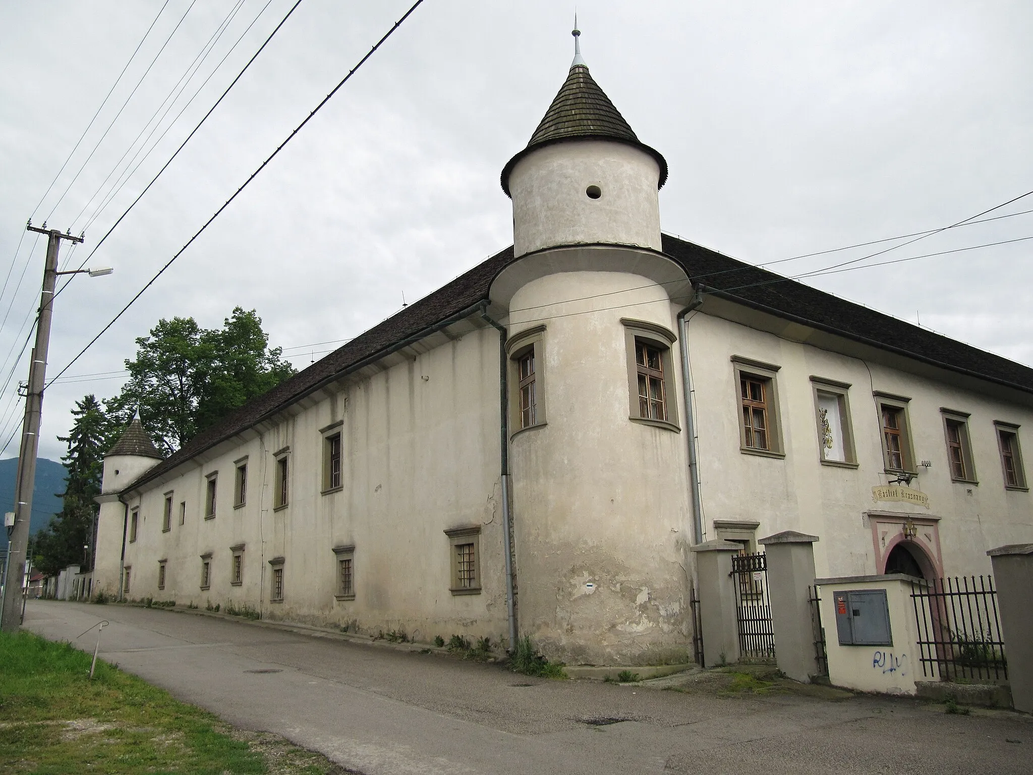 Photo showing: Krasňany