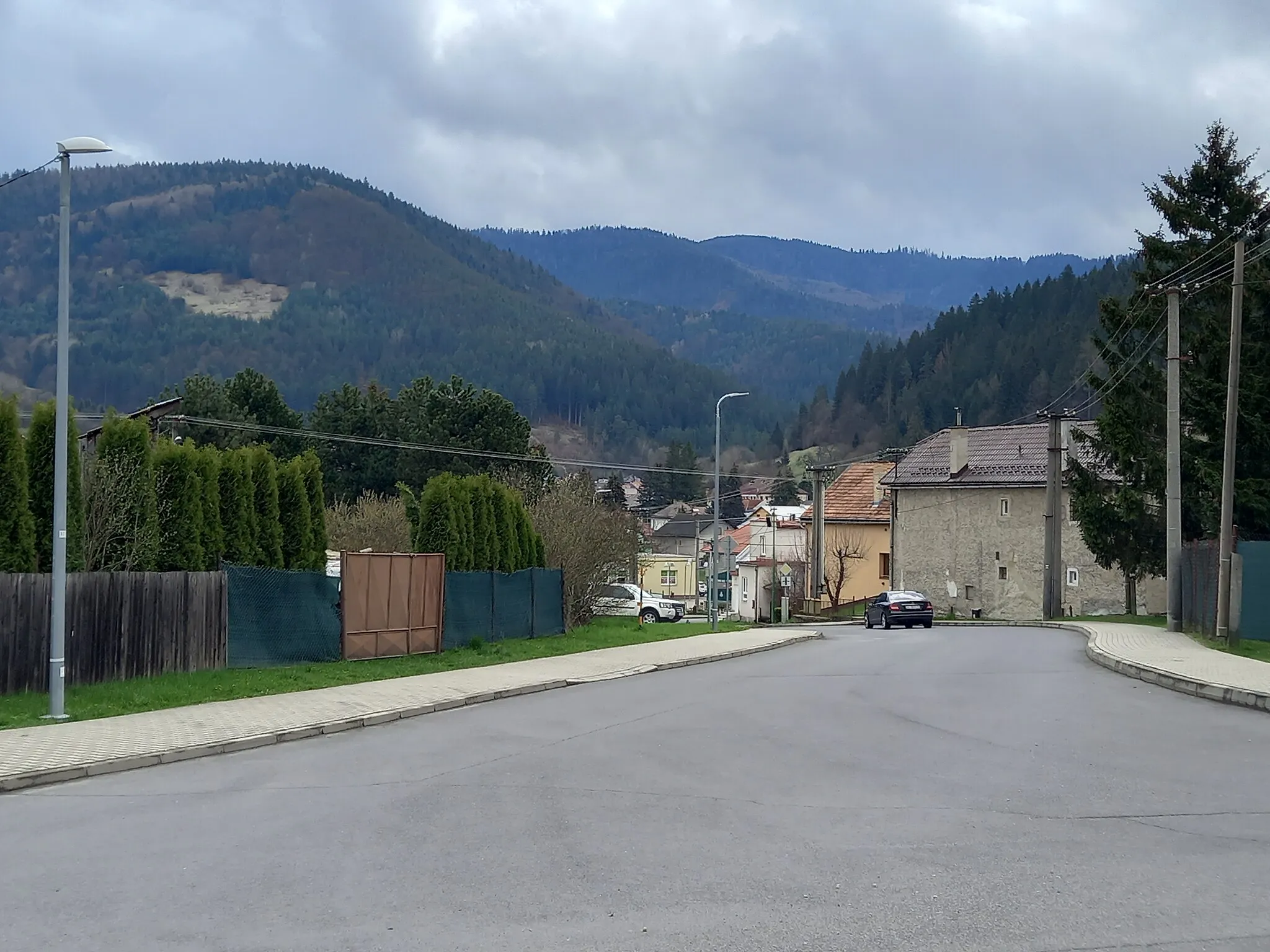 Photo showing: the street Školská in Brusno, Slovakia