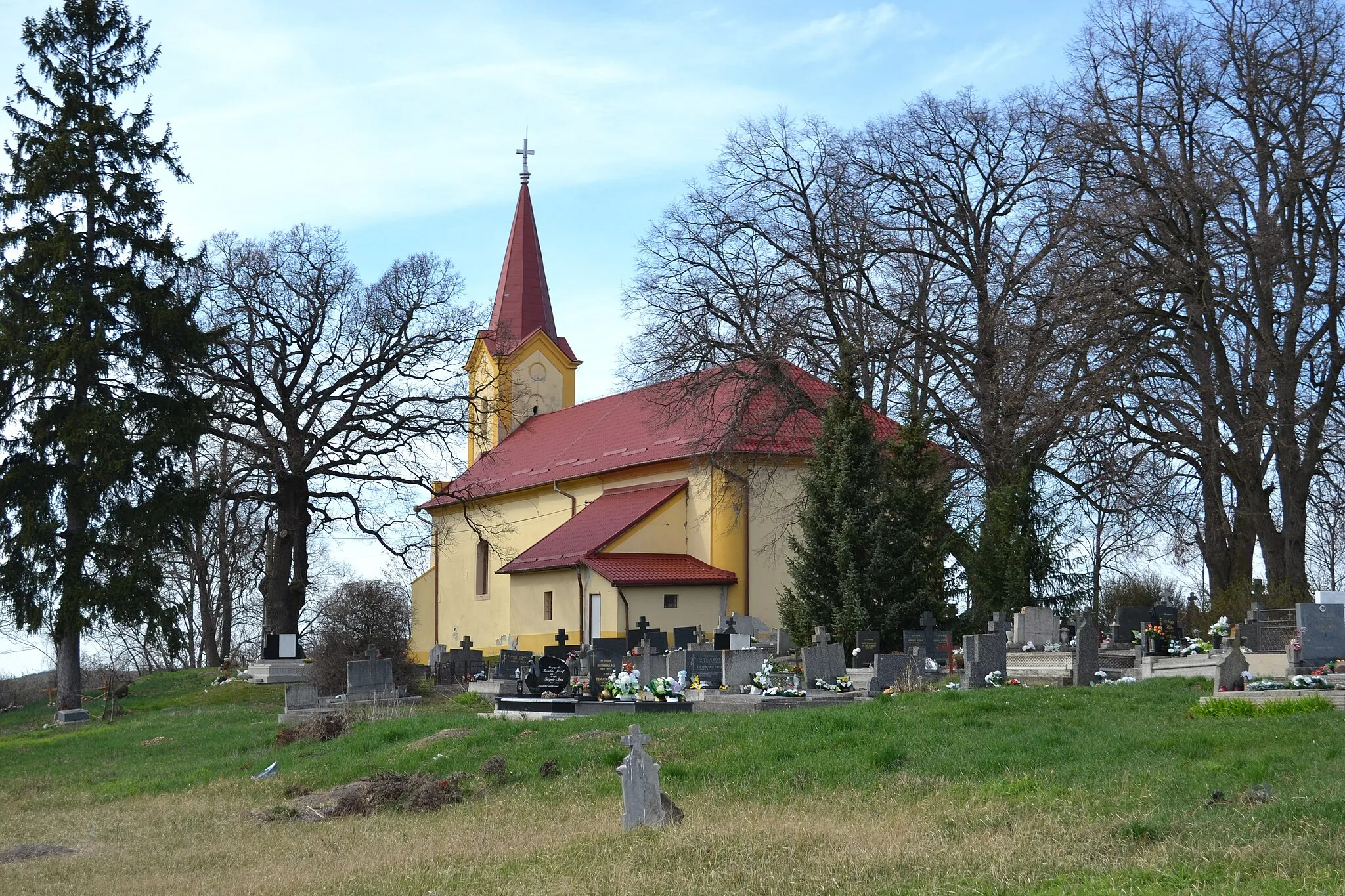 Photo showing: Rímskokatolícky kostol Navštívenia Panny Márie v Husinej