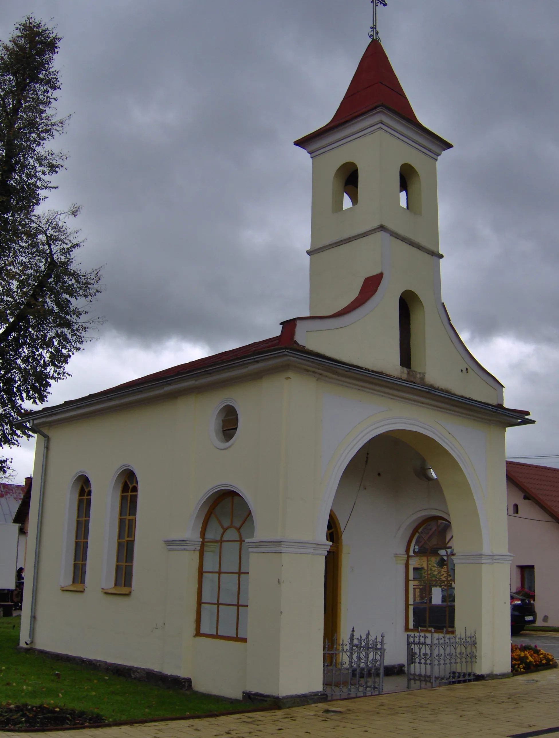 Photo showing: Horný Hričov, chapel , 1899