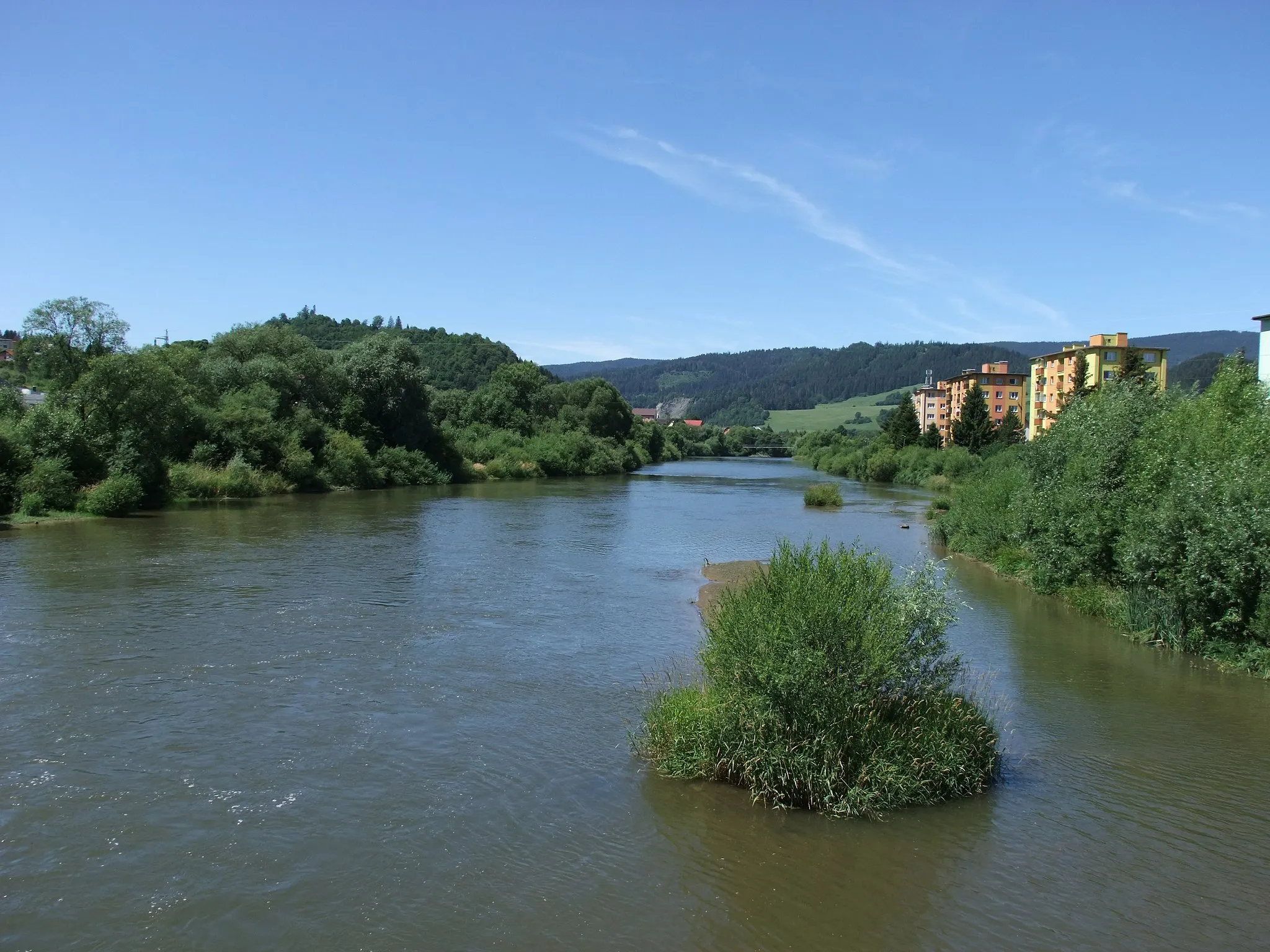 Photo showing: Rieka Orava pretekajúca obcou Nižná.