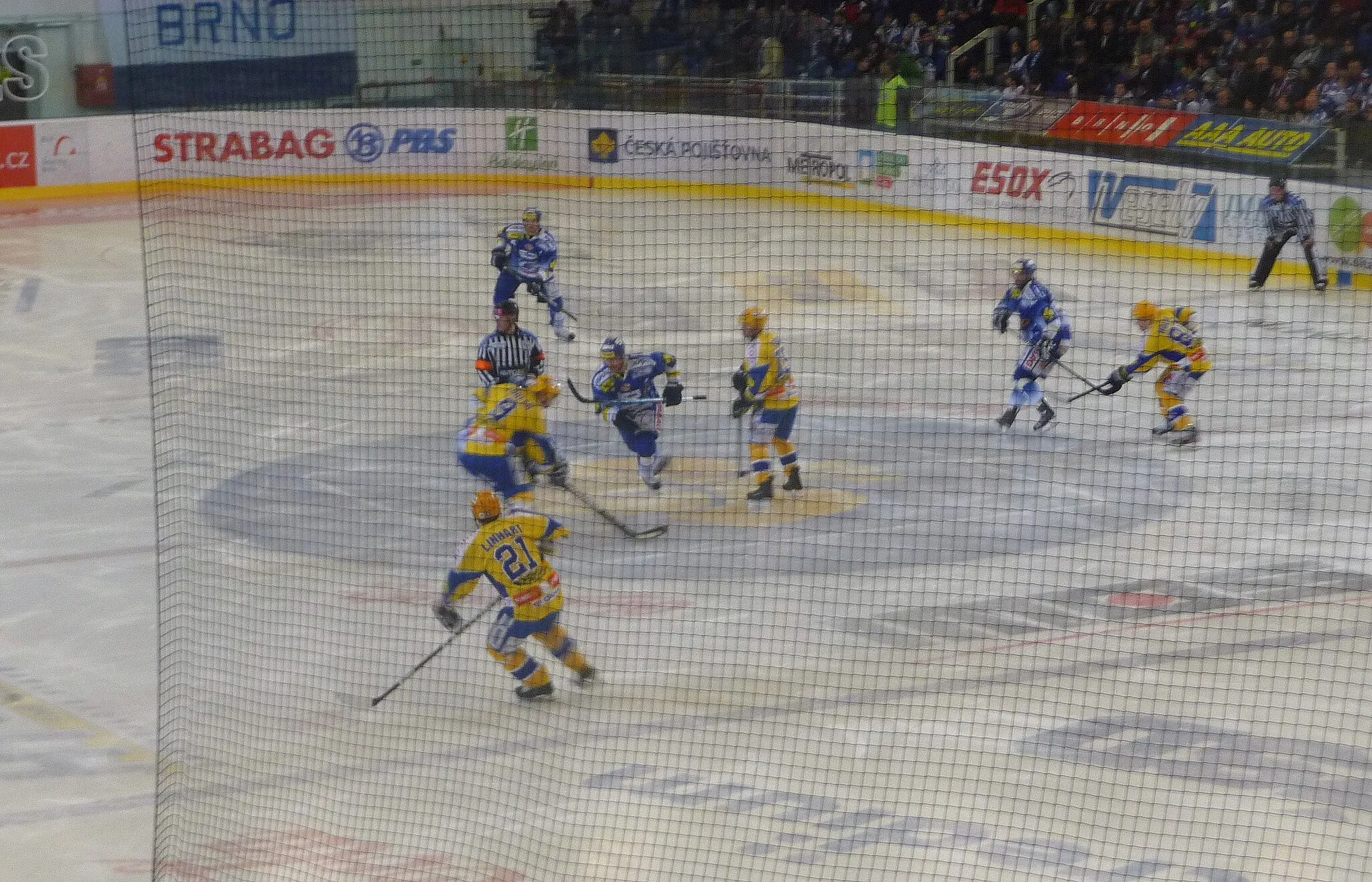 Photo showing: After first face off, HC Kometa Brno v PSG Zlín