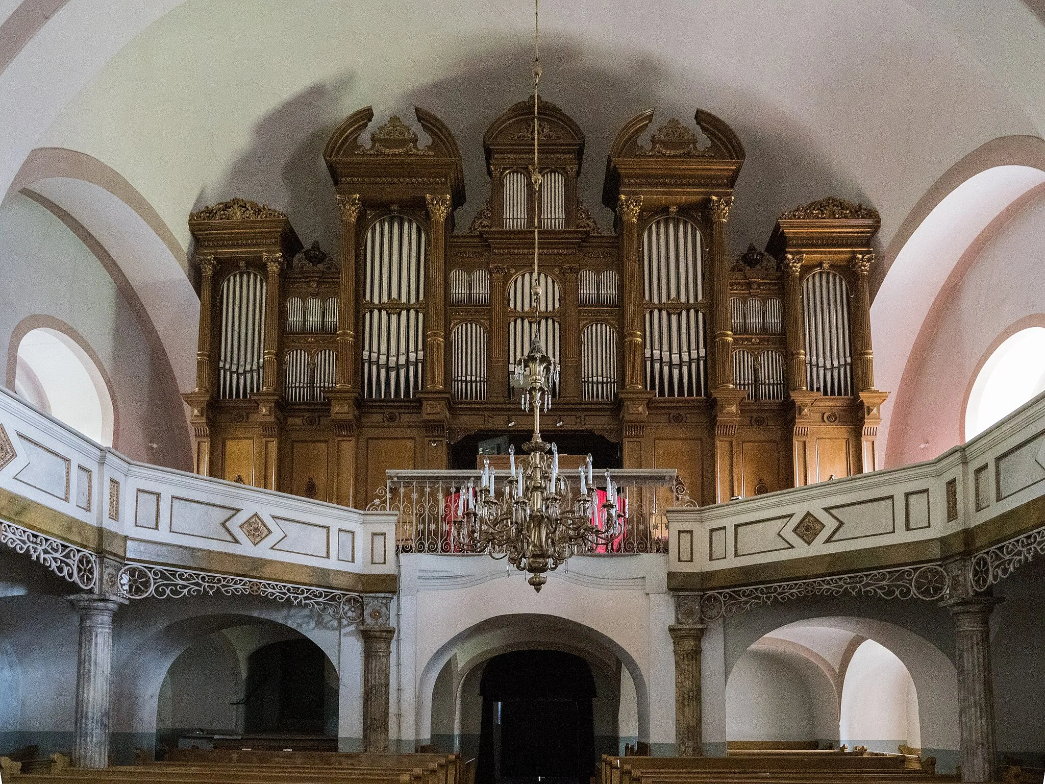 Photo showing: Interior of the Lutheran church in Brezno, Slovakia, neoclassical building from 1787.