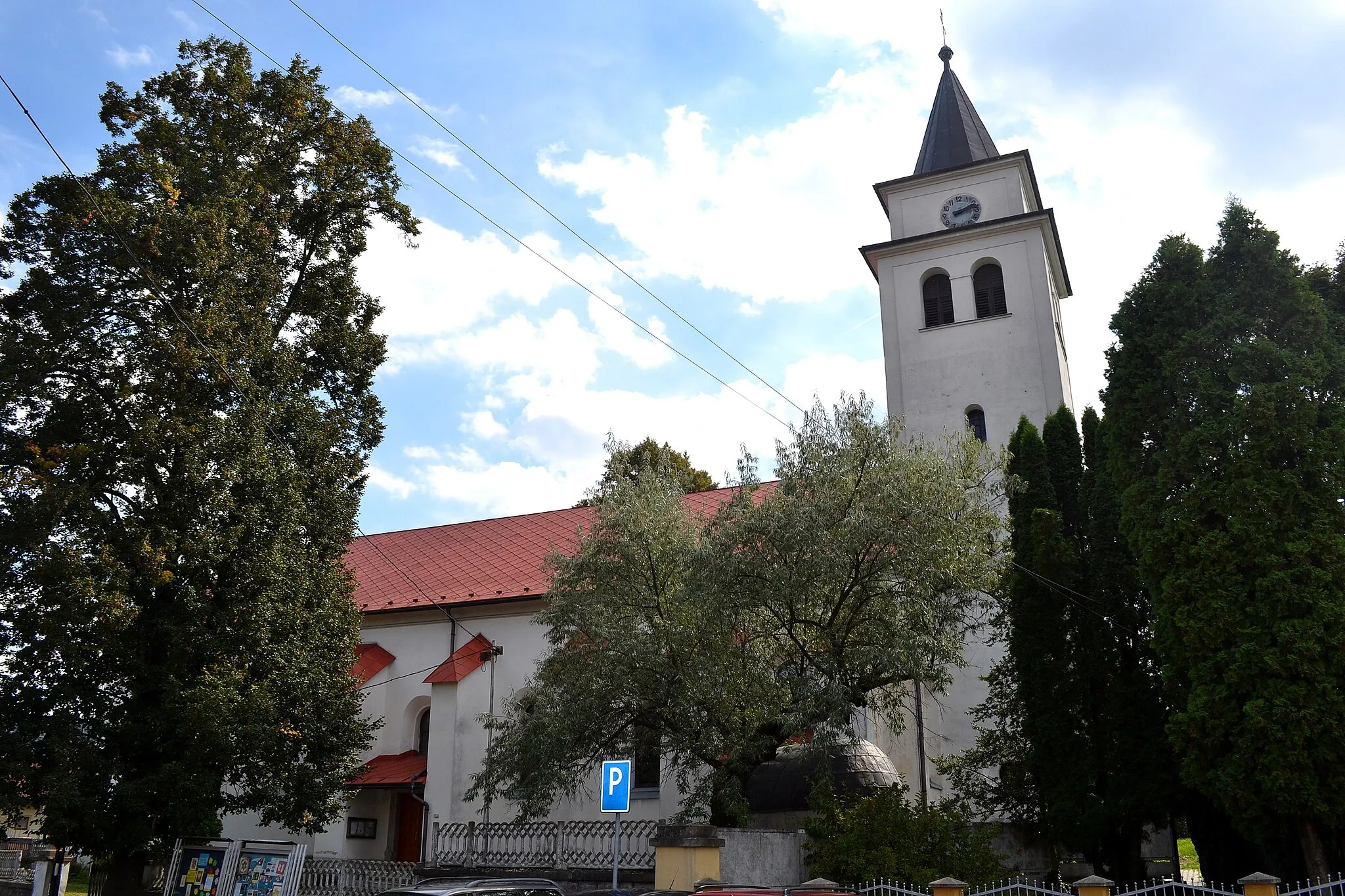 Photo showing: Gotický Kostol svätých Petra a Pavla z roku 1400 v Žarnovici