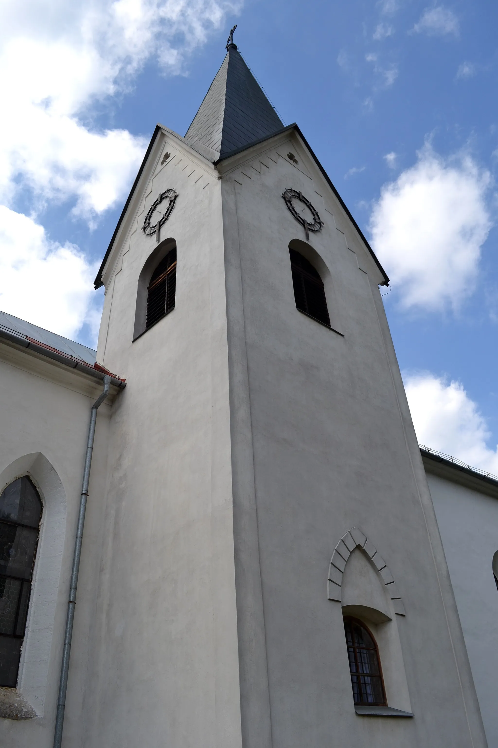 Photo showing: Detail veže kostola