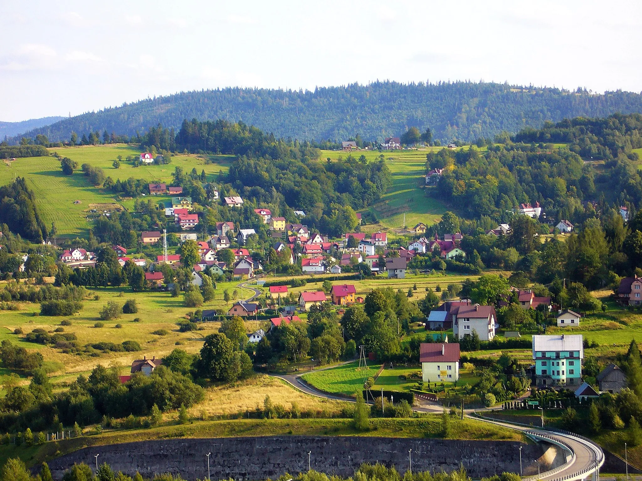 Photo showing: The general view of Zwardoń, Poland from Sołowy Wierch.