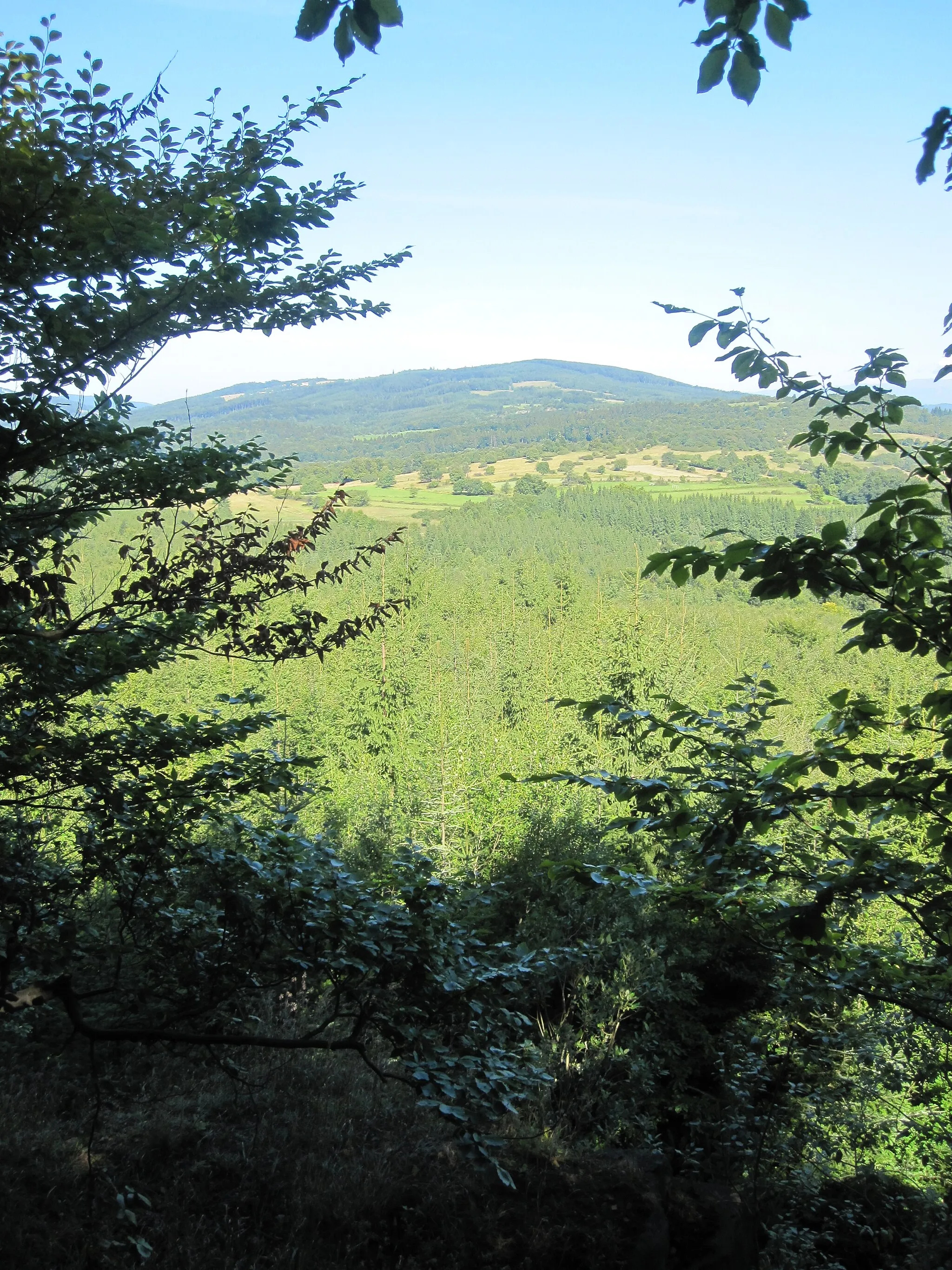 Photo showing: Budinská skala: pohľad na Ostrôžky