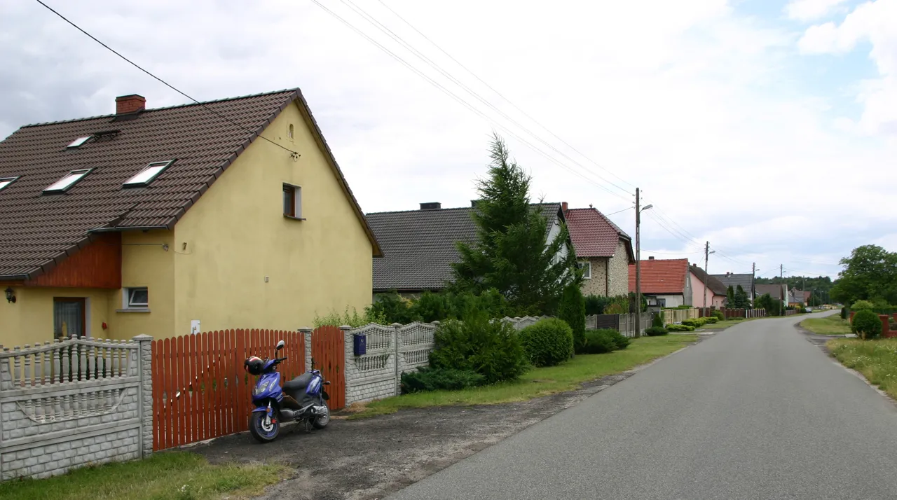 Photo showing: Kamionek (dodatkowa nazwa w j. niem. Klein Stein) – wieś w Polsce położona w województwie opolskim, w powiecie krapkowickim, w gminie Gogolin.