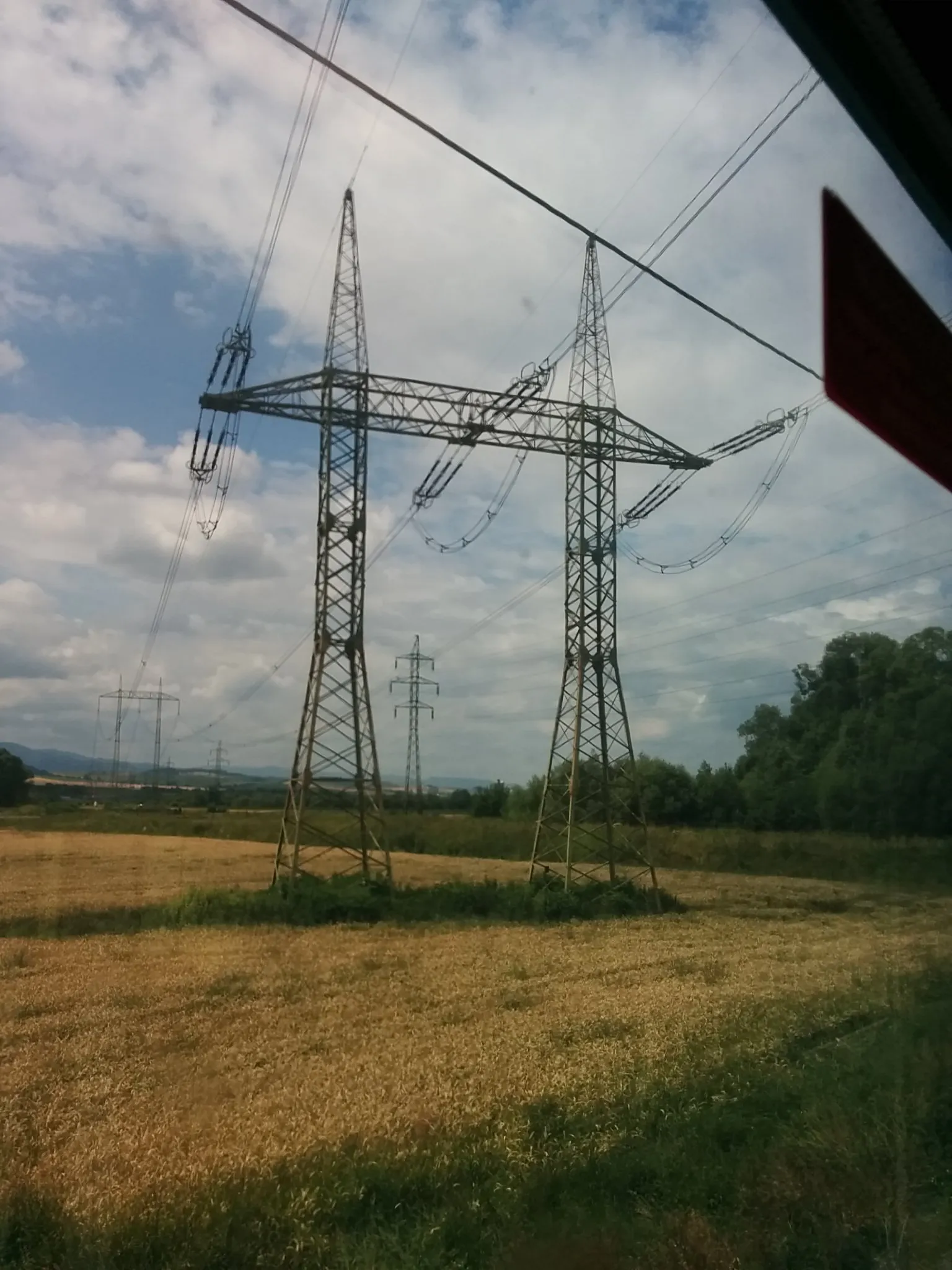 Photo showing: Line V407 (400kV) in Uhorská Ves, Slovakia in July 2019.