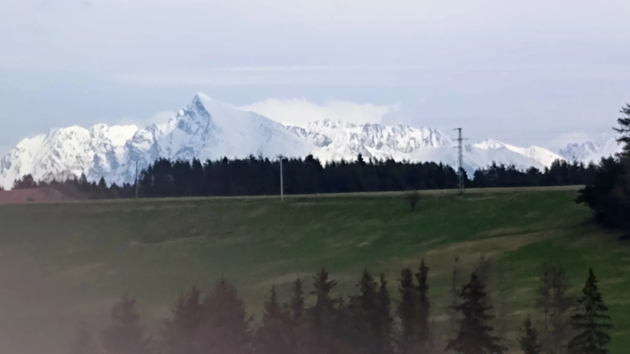 Photo showing: Pohľad na Kriváň, od obce Jamník.