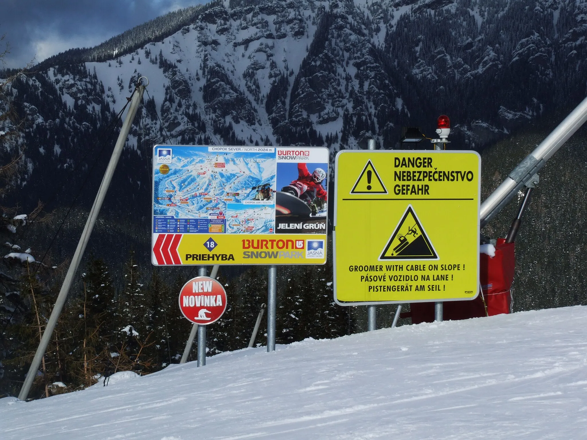 Photo showing: Information table in Jasná Ski Resort, Low Tatras, Slovakia