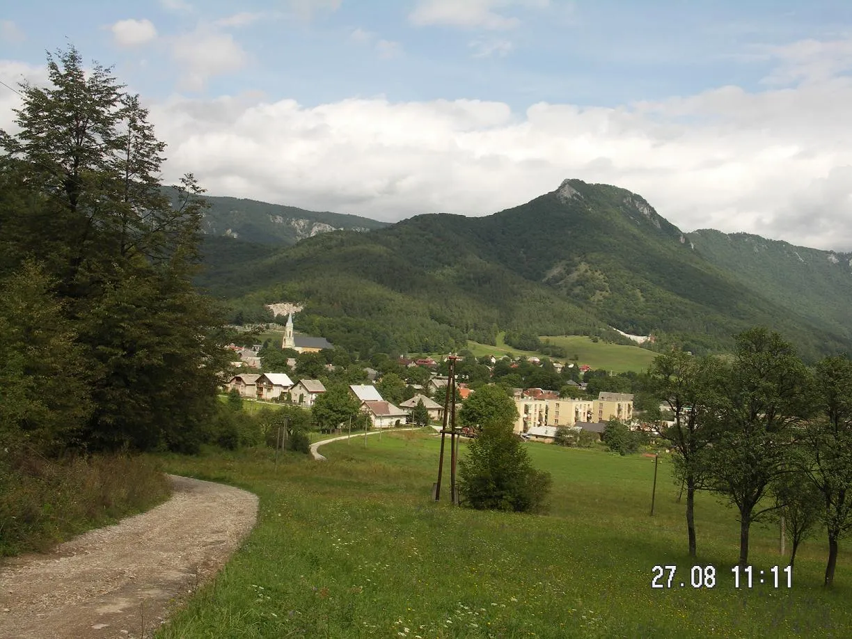 Photo showing: hill Ciganka with the ruins of Castle Muran