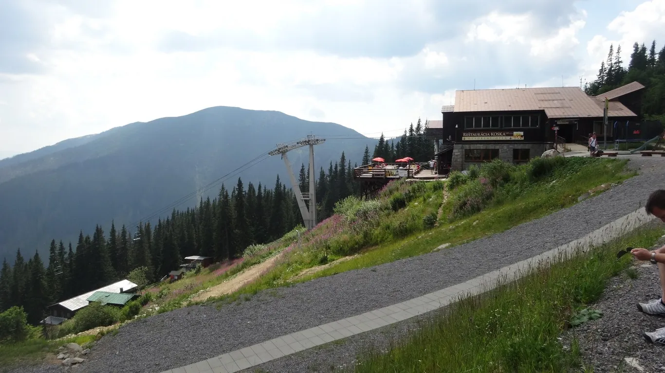 Photo showing: Hotel Kosodrevina od lanovky