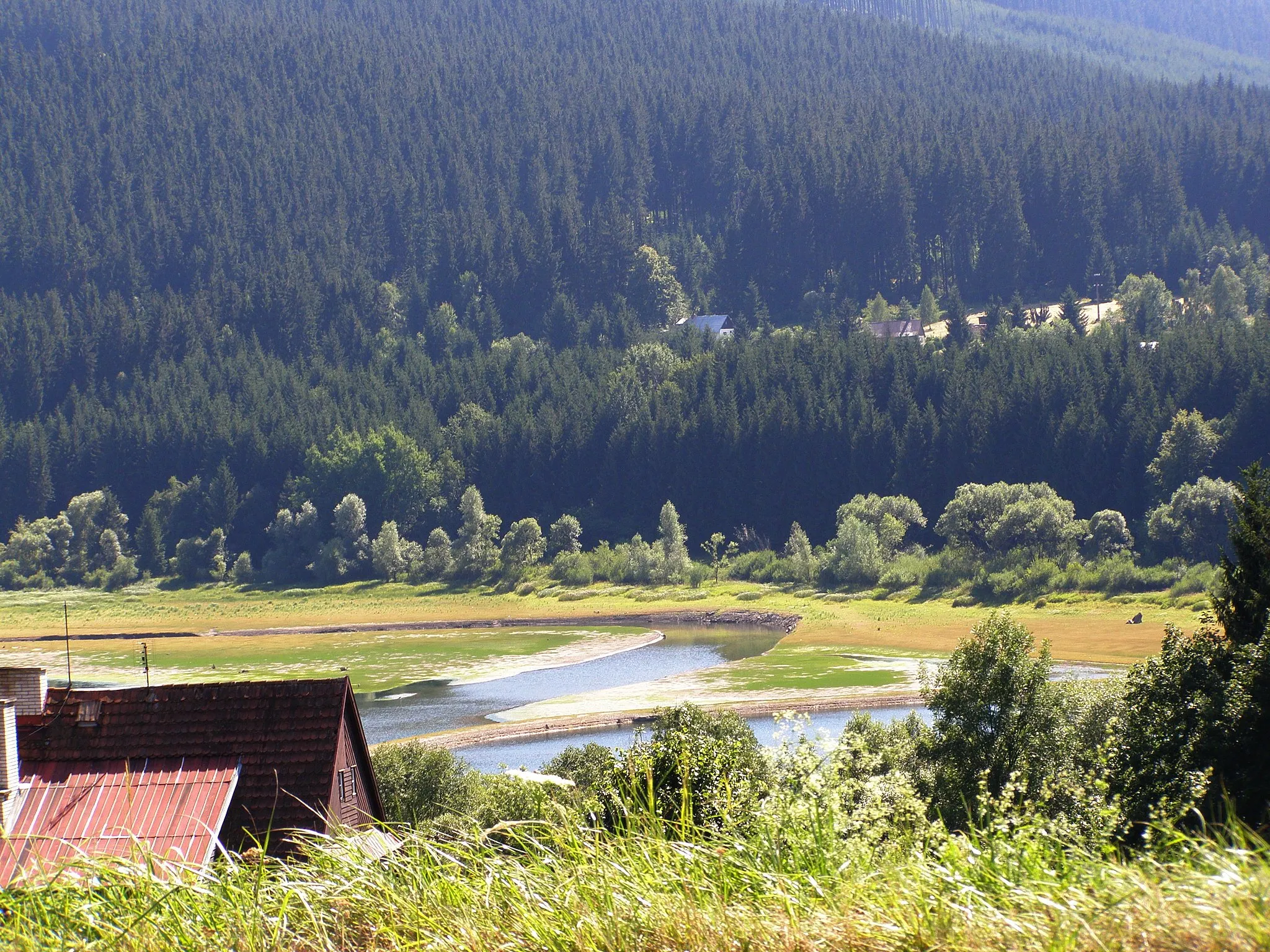 Photo showing: Šance Reservoir on the en:Ostravice River in the Moravian-Silesian Beskids, Czech republic