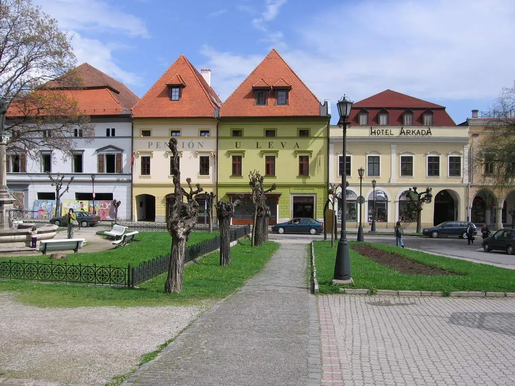 Photo showing: A view across the main square of the oldtown in Levoča.