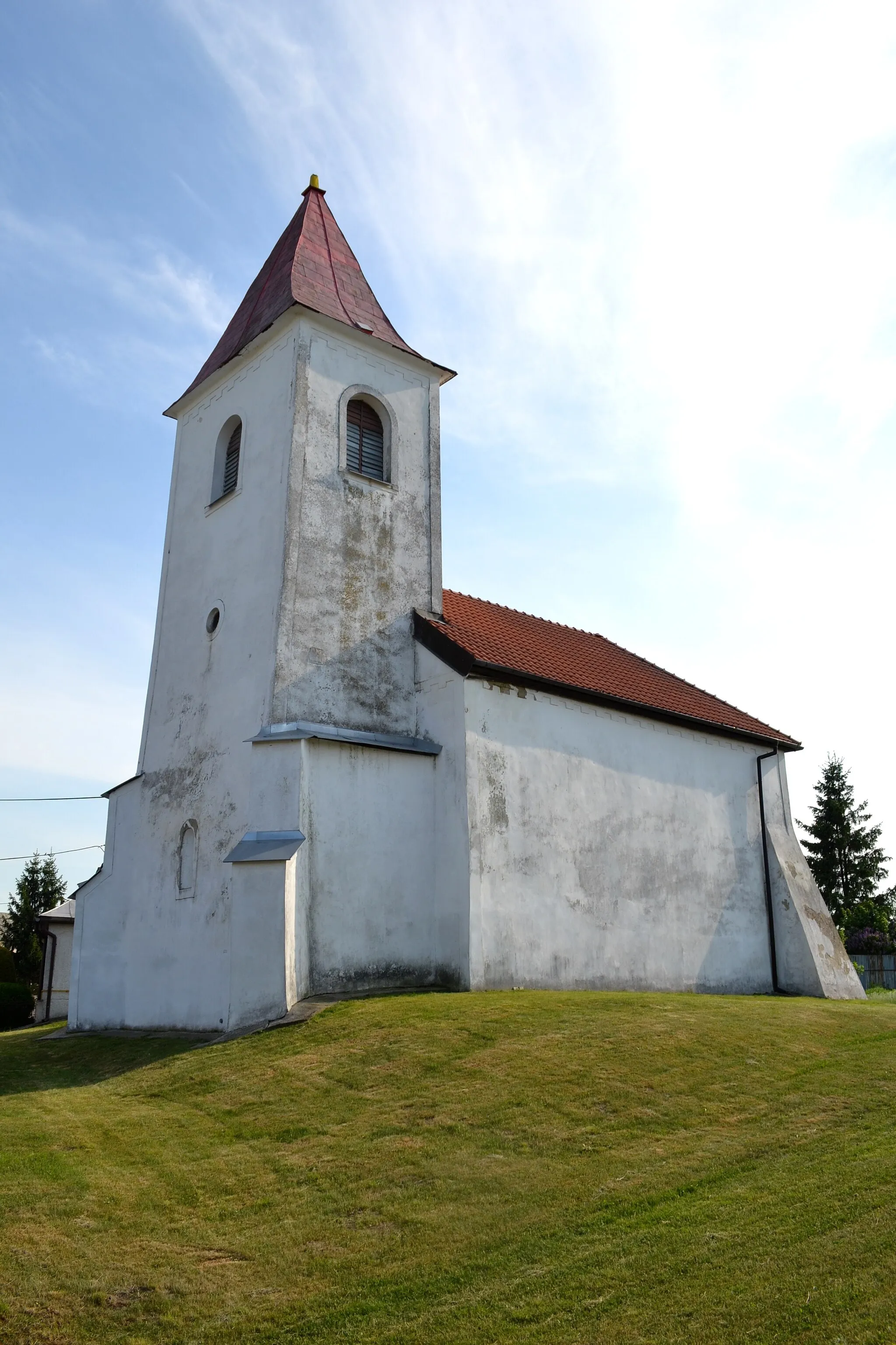 Photo showing: Zemplínske Jastrabie (okr. Trebišov), kostol Reformovanej kresťanskej cirkvi; celkový pohľad