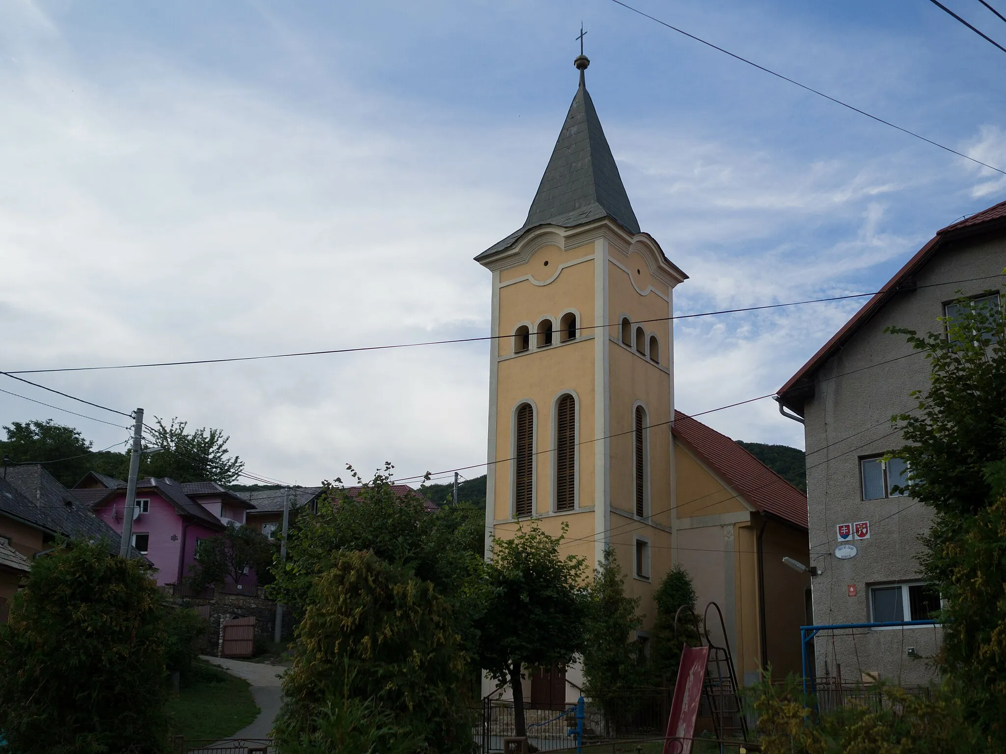 Photo showing: Lutheran Church in Honce, Slovakia. Clasical building from 1803.