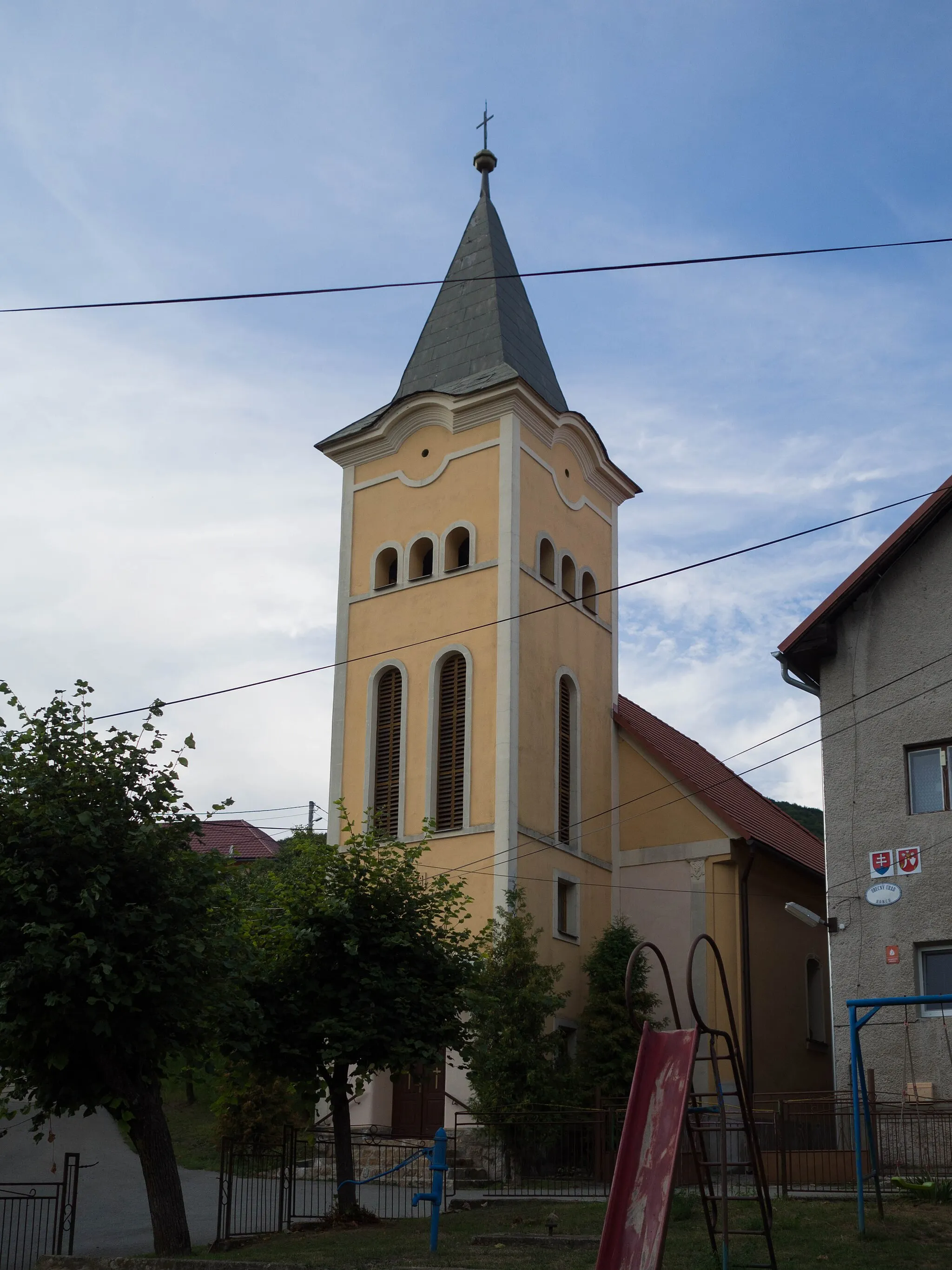 Photo showing: Lutheran Church in Honce, Slovakia. Clasical building from 1803.