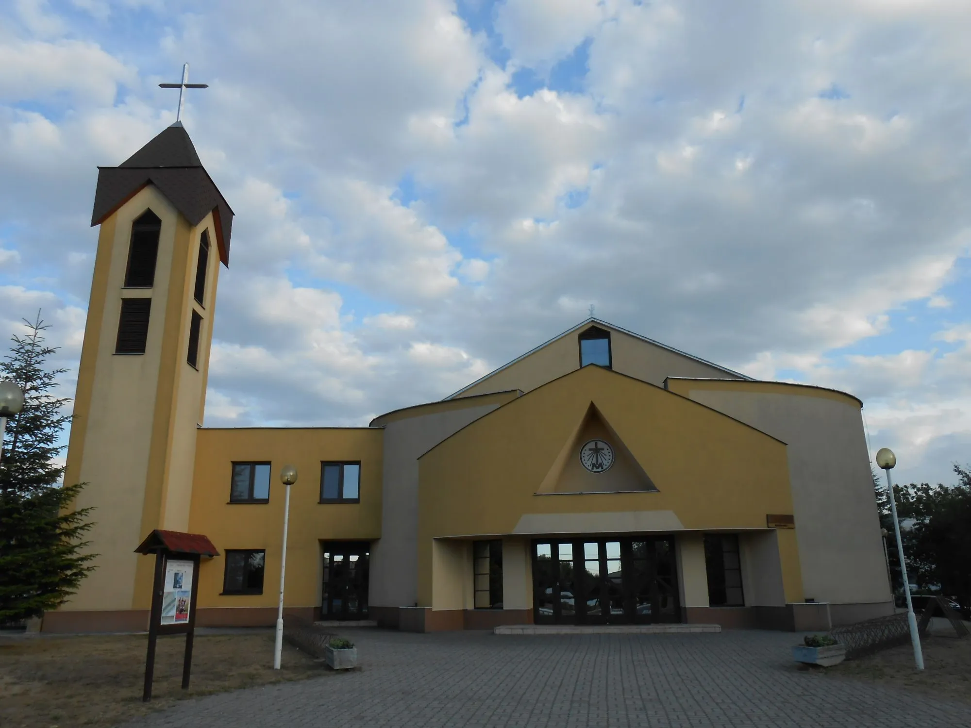 Photo showing: Church of the Assumption of the Virgin Mary in Nižný Hrabovec