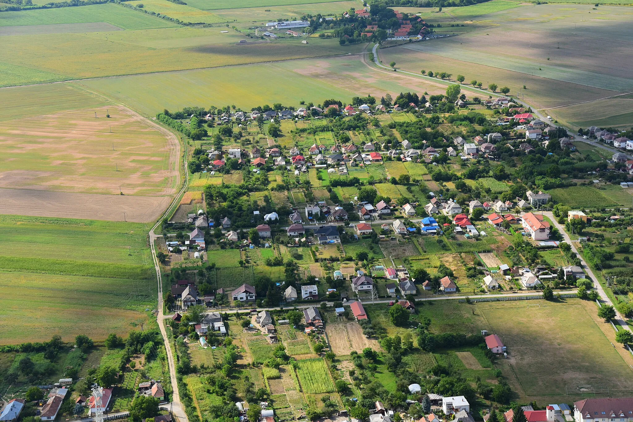 Photo showing: Nagytárkány látképe