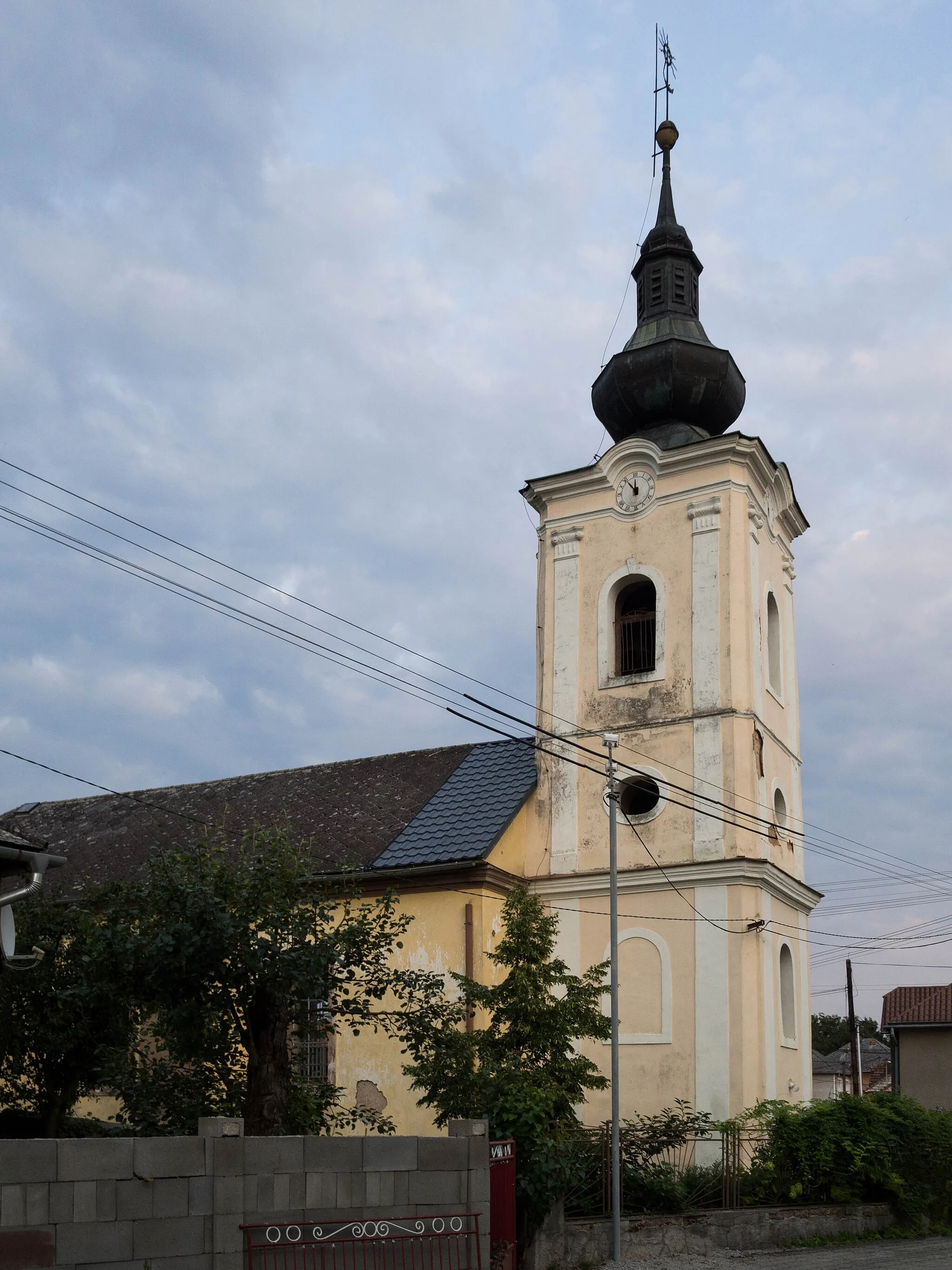 Photo showing: Lutheran Church in Dlhá Ves, Slovakia. Late Baroque building from 1792.