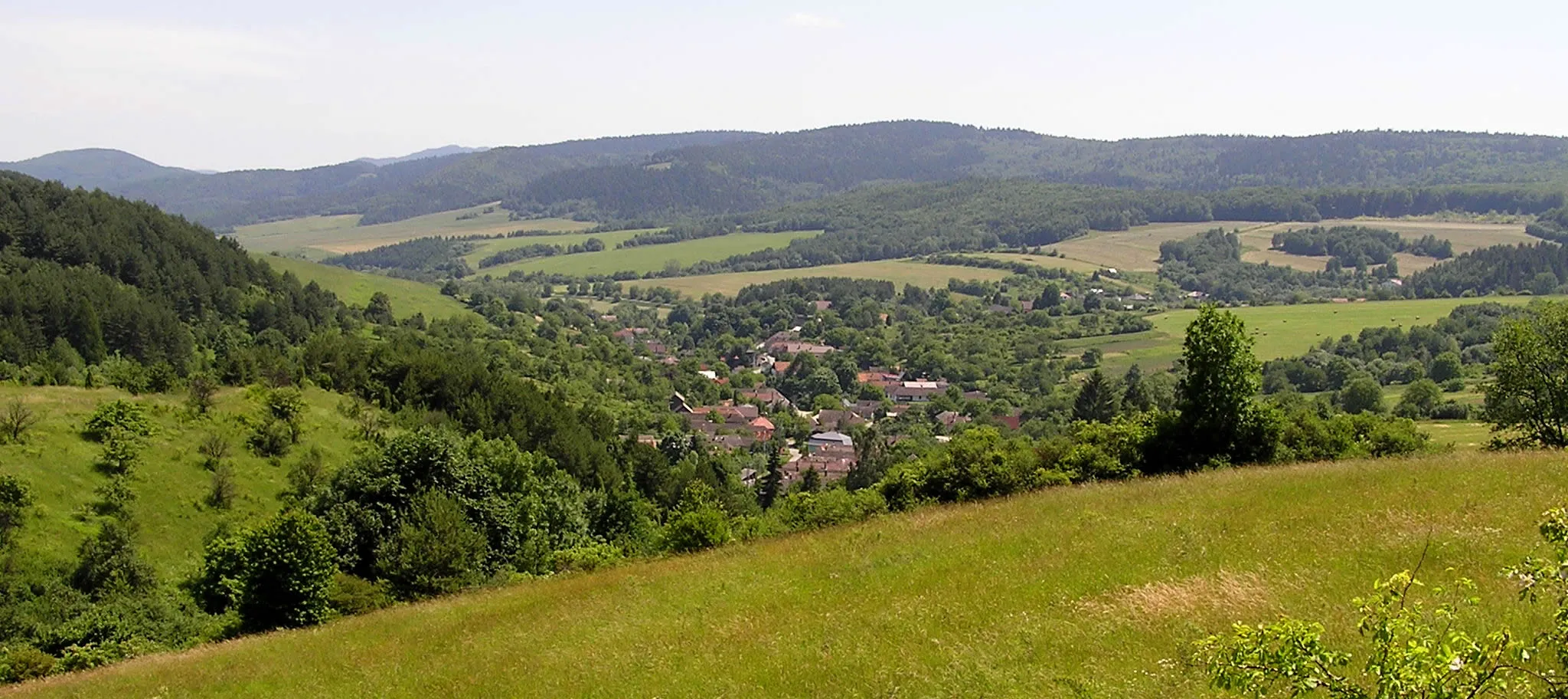 Photo showing: Slovakia, Presov county, Saris region, Klenov village, the valley panorama