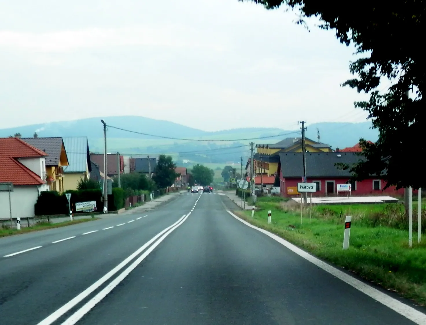 Photo showing: Cesta I.triedy z Popradu do Levoče v obci Švábovce, okres Poprad. Leto 2016.