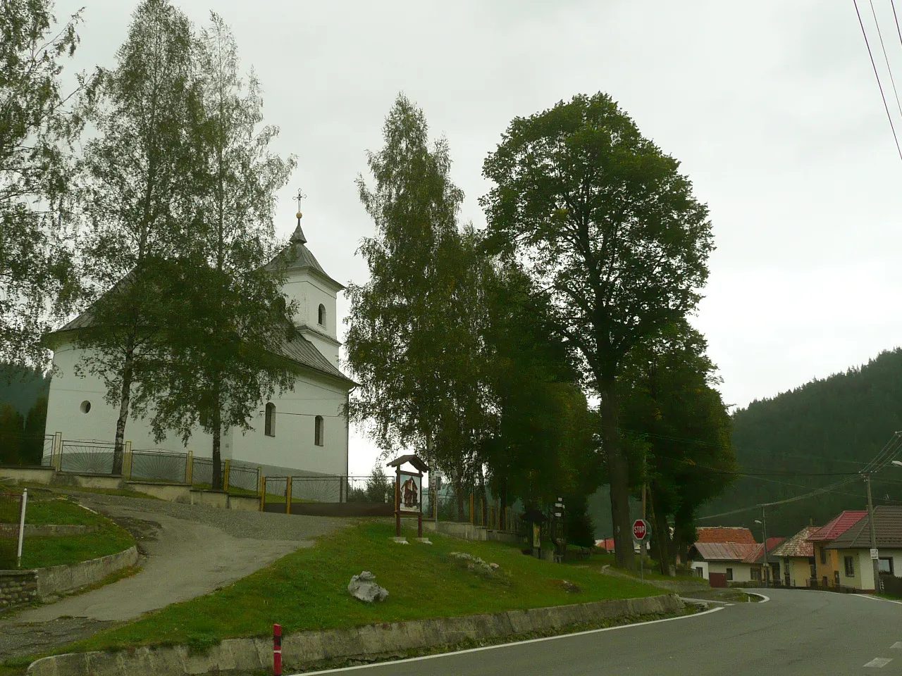 Photo showing: Catholic church in Vernar