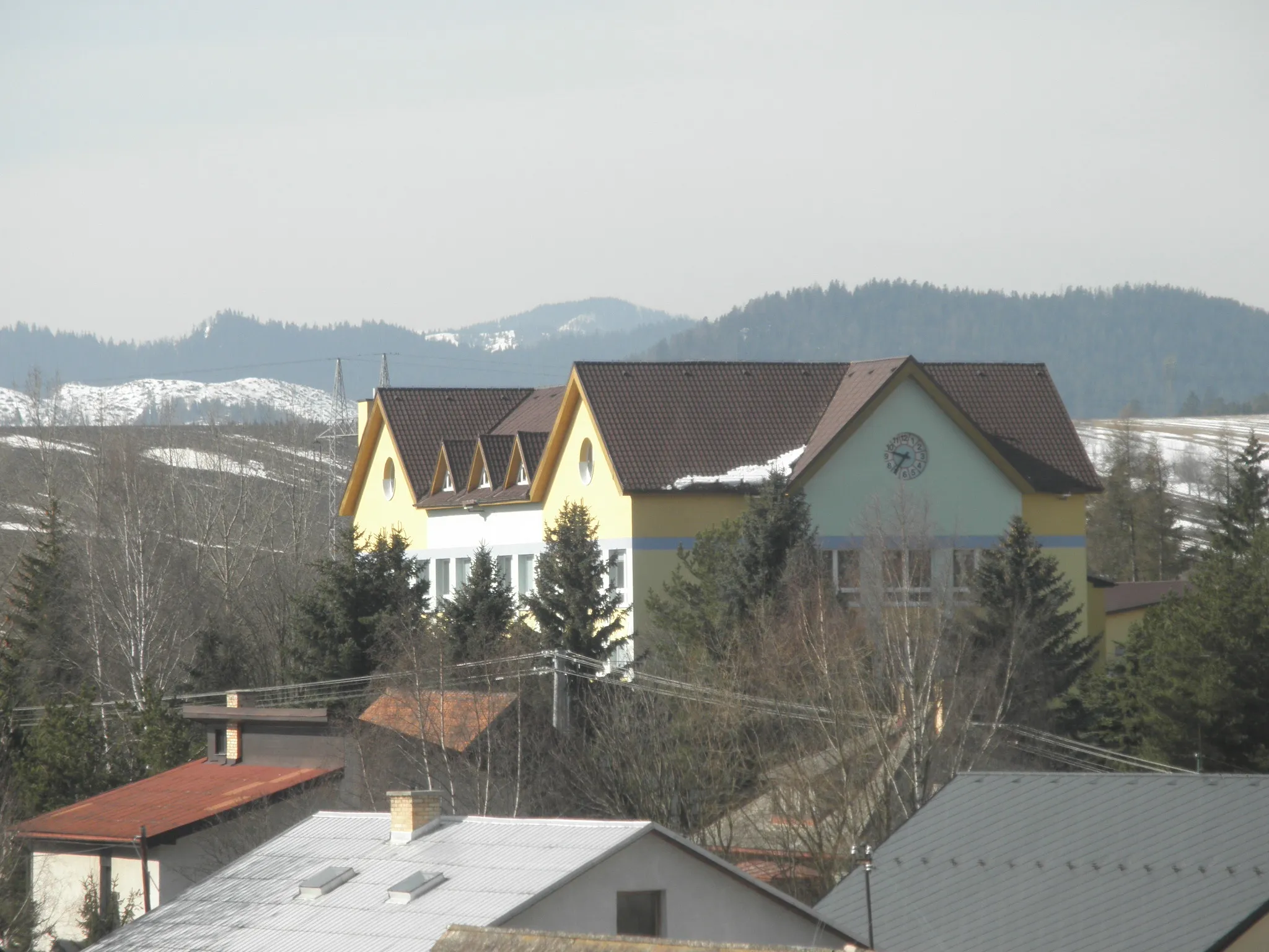 Photo showing: Základná Škola Štrba