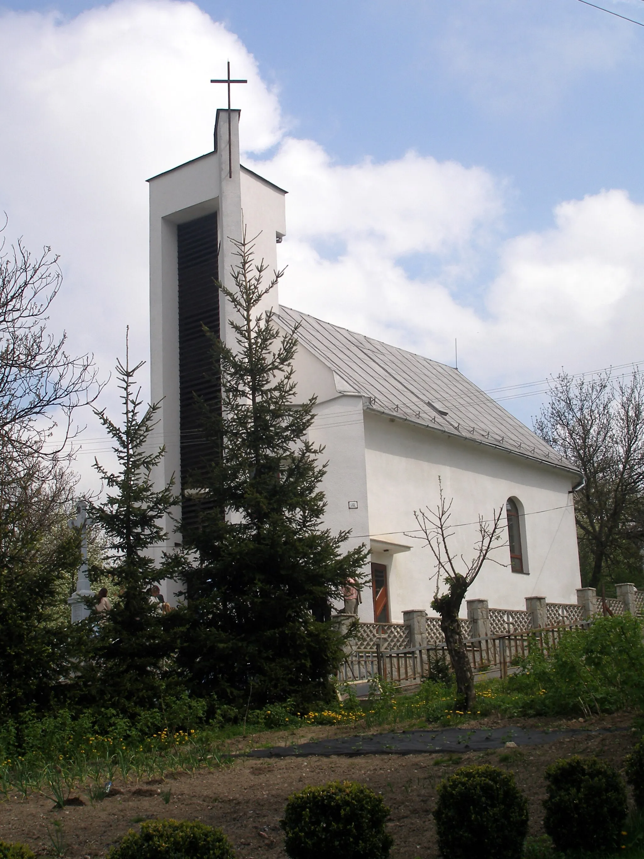Photo showing: Kostol Nanebovzatia Panny Márie. Obec Chmeľovec okres Prešov región Šariš