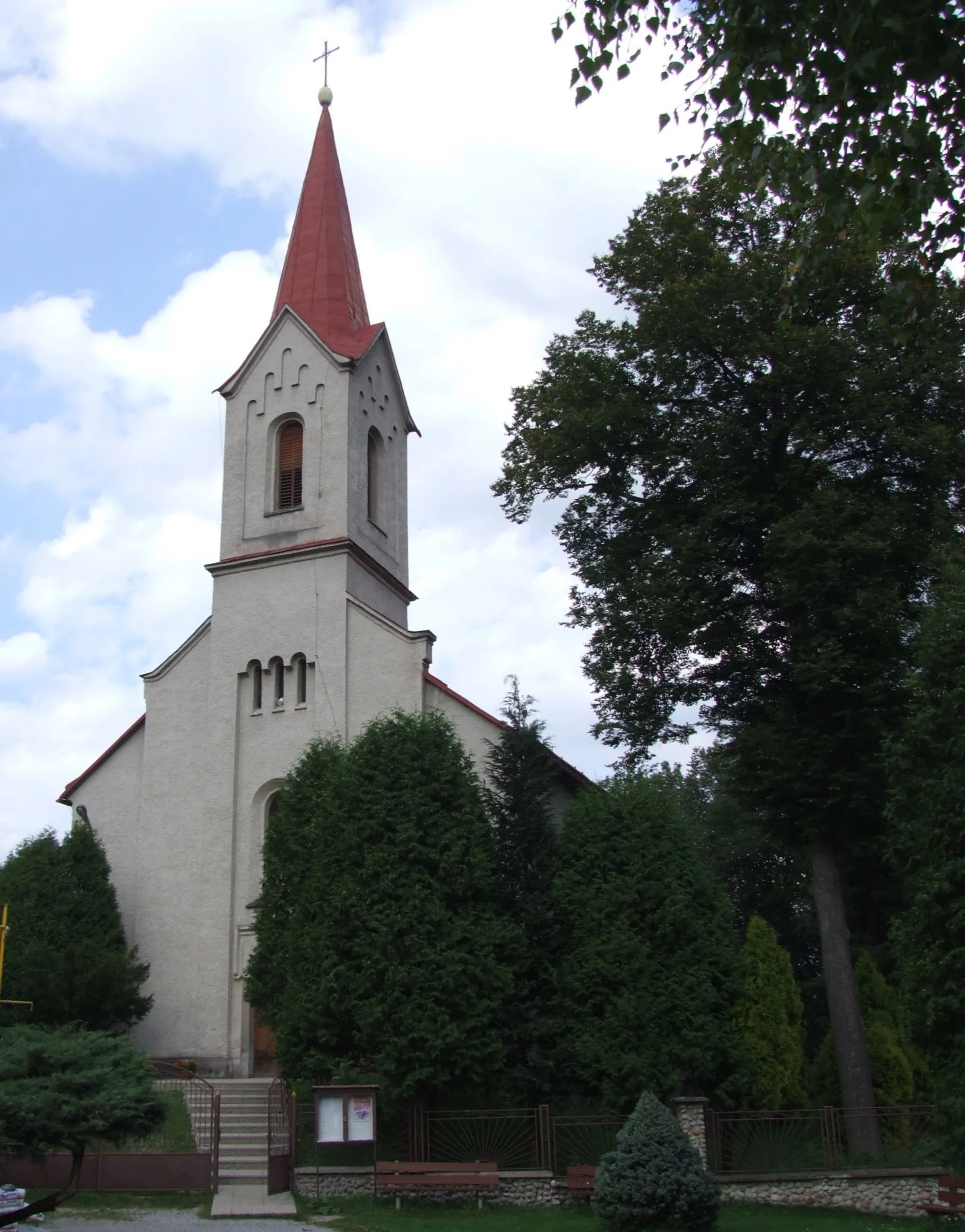 Photo showing: Mníšek nad Popradom. Kościół