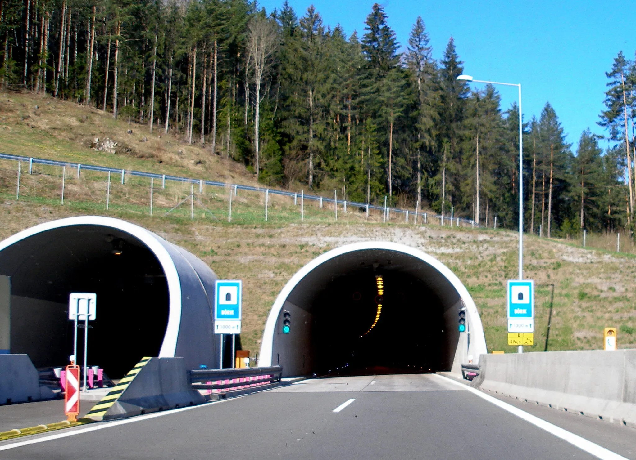 Photo showing: Tunel Bôrik na diaľnici D1 pri Batizovciach