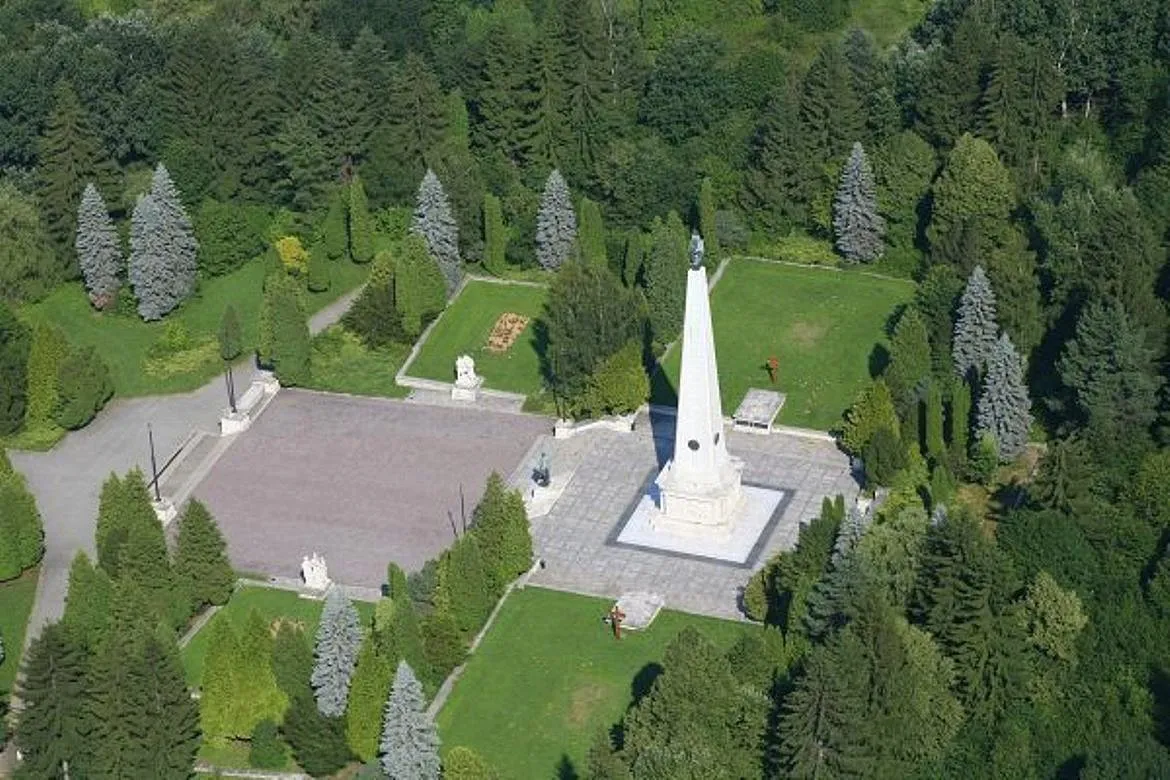 Photo showing: This media shows the protected monument with the number 712-1283/1 CHMSK/712-1283/1,CHMSK/712-1283(other) in the Slovak Republic.