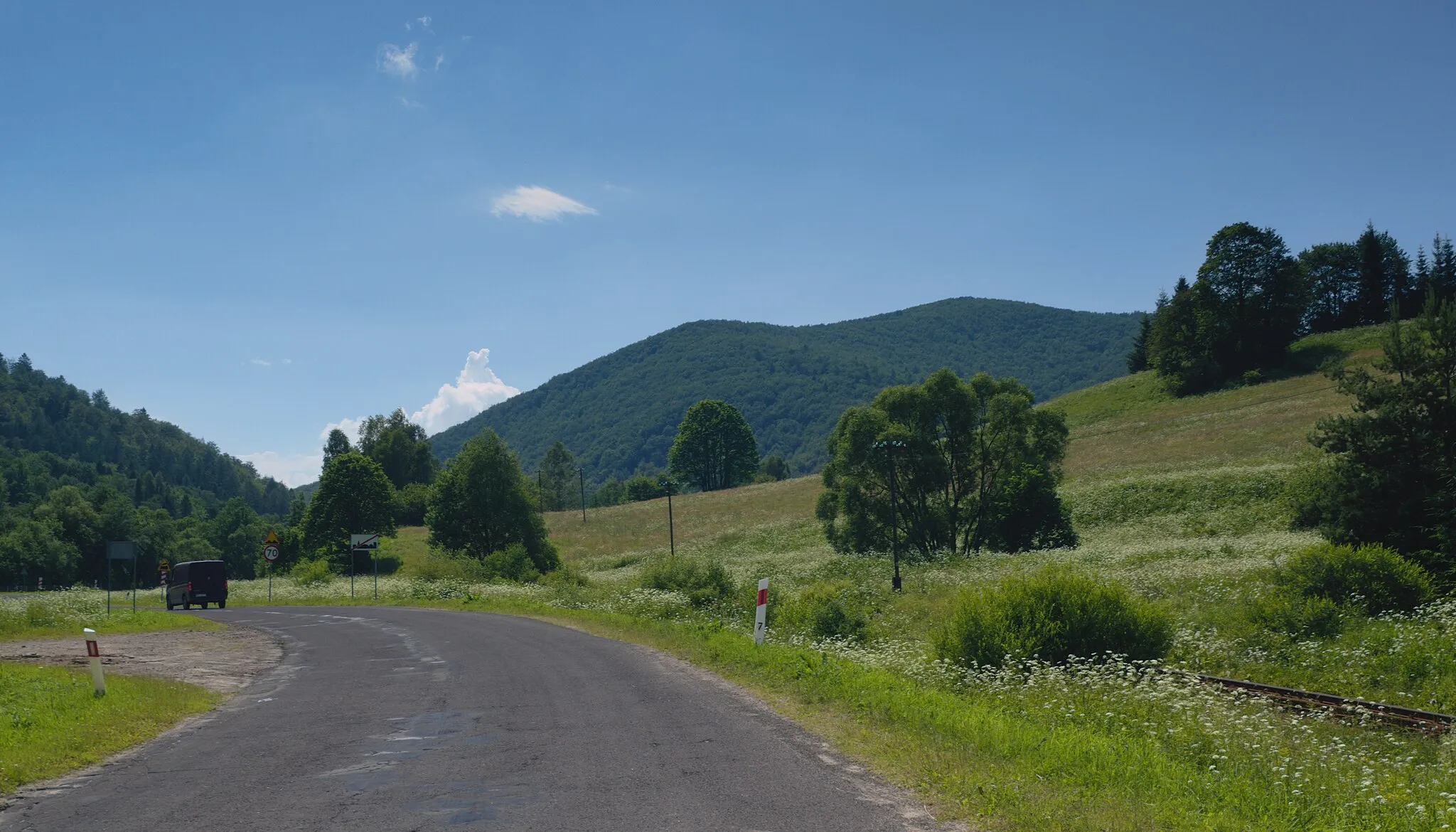 Photo showing: Matragona, widok z zachodu, z Żubraczego, z lewej strony niższy wierzchołek