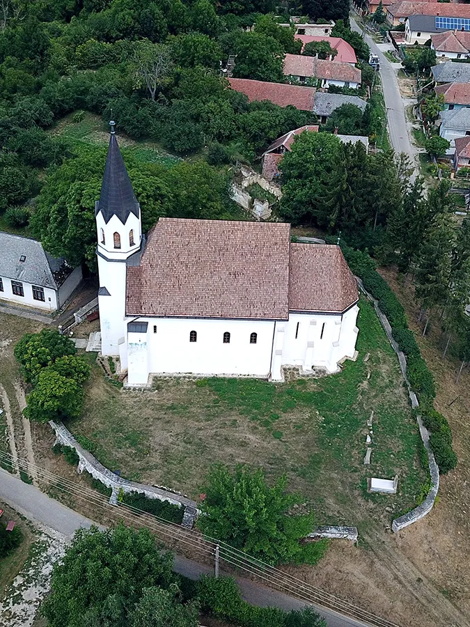 Photo showing: Abaújvár, erődített templom légi fotó