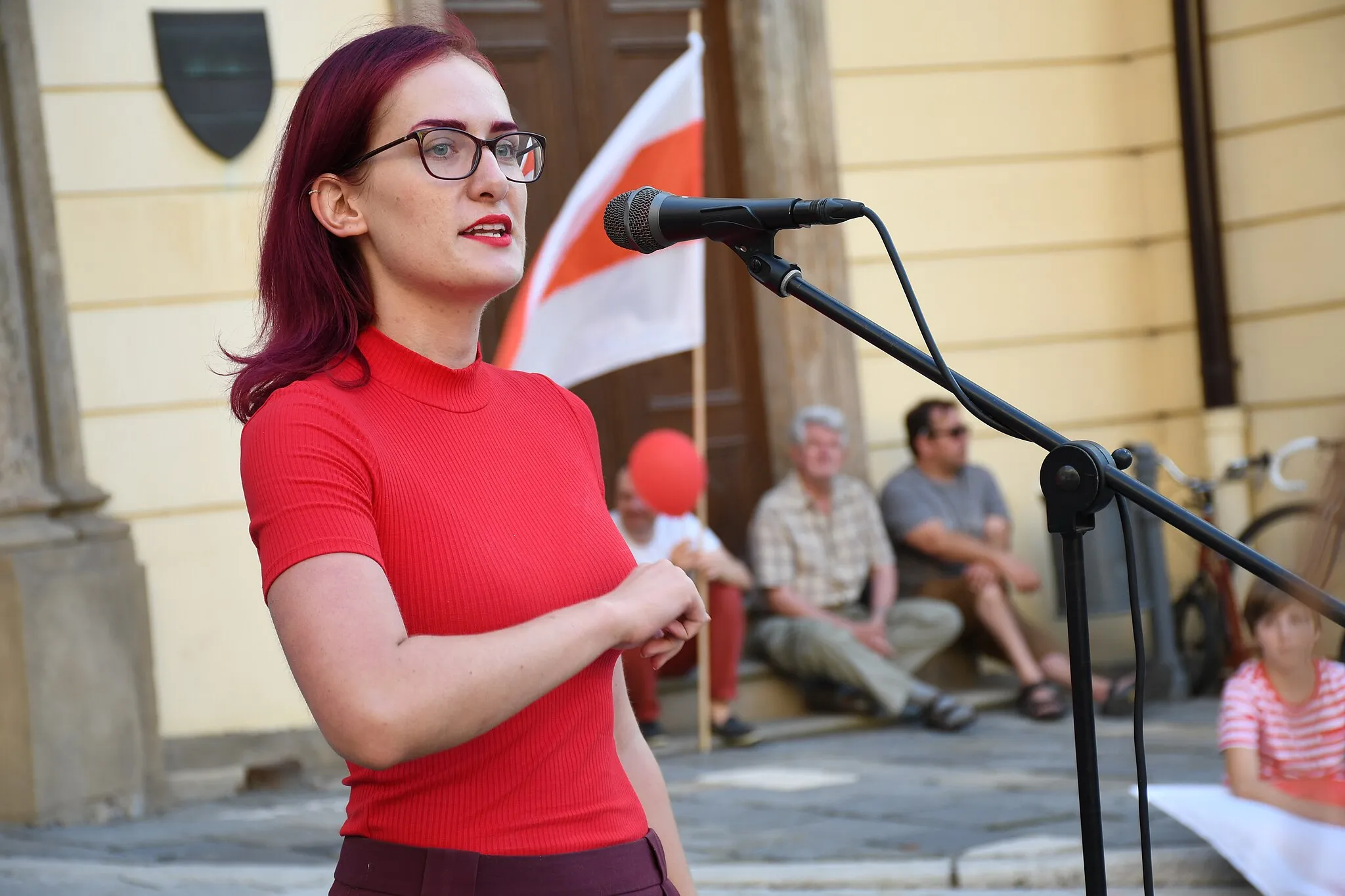 Photo showing: Markéta Gregorová at demonstration in support of free Belarus