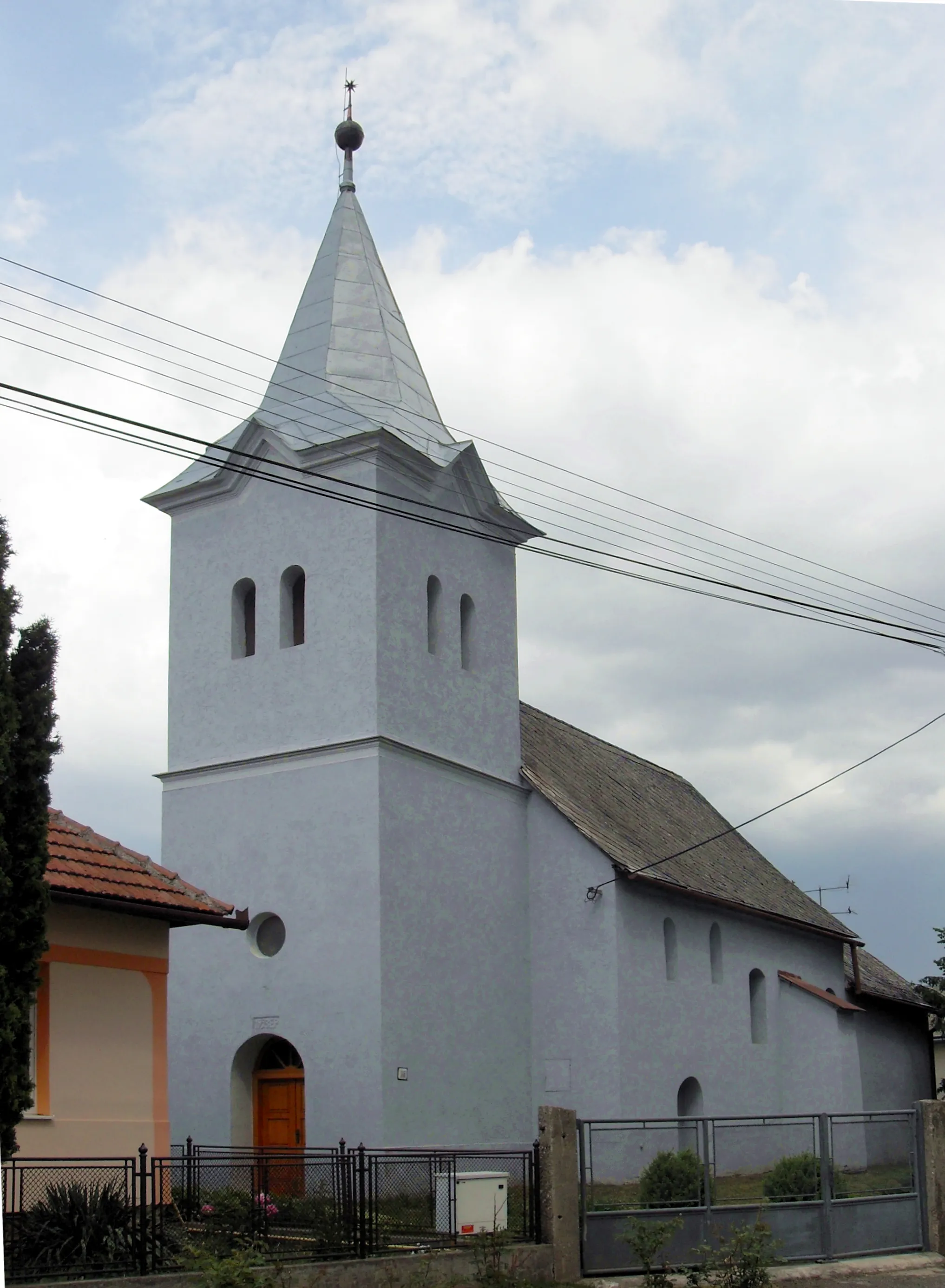 Photo showing: Peder, Kostol Mena Panny Márie