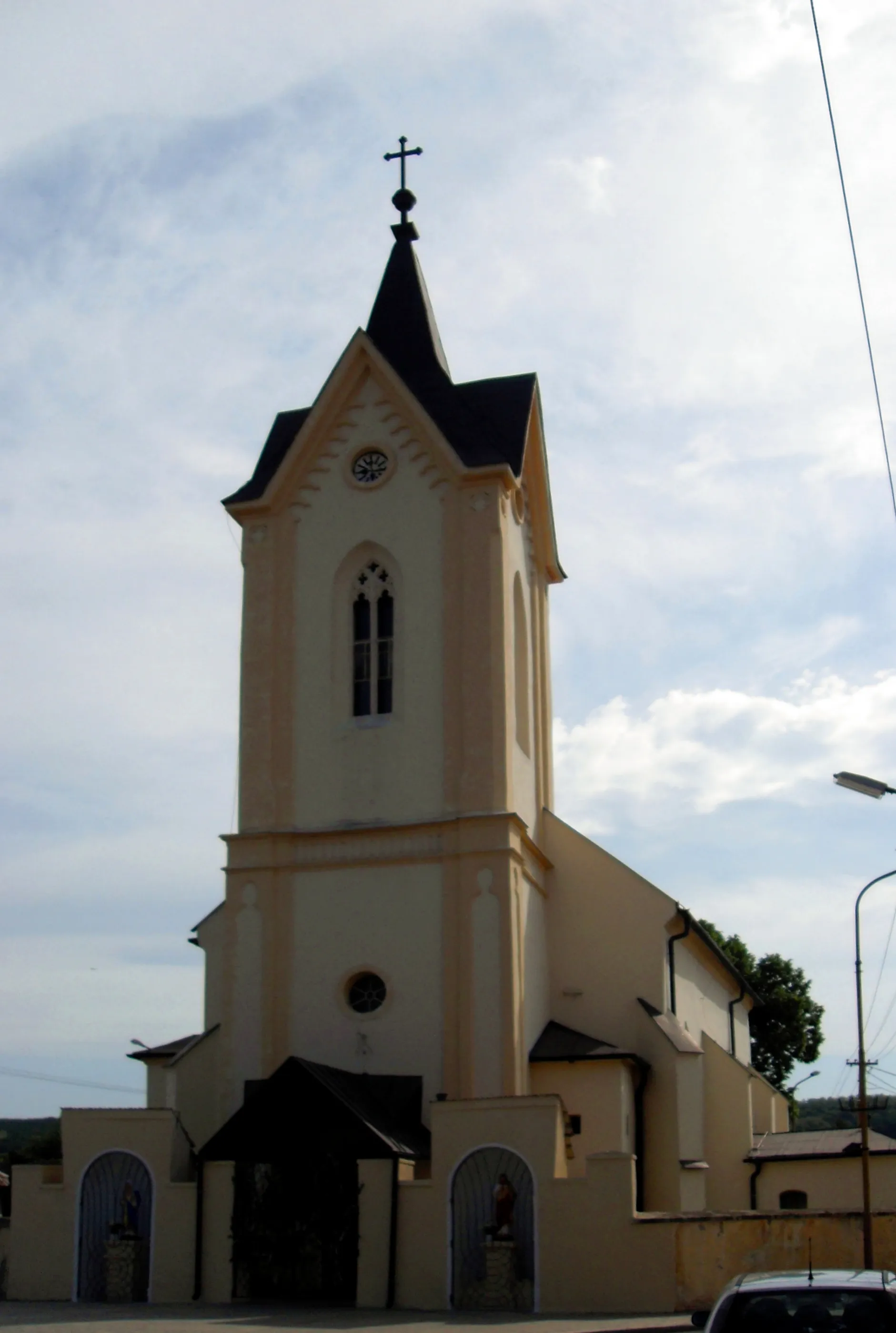 Photo showing: Košice-Šaca-Bužinka, Rímskokatolícky kostol Sedembolestnej Panny Márie