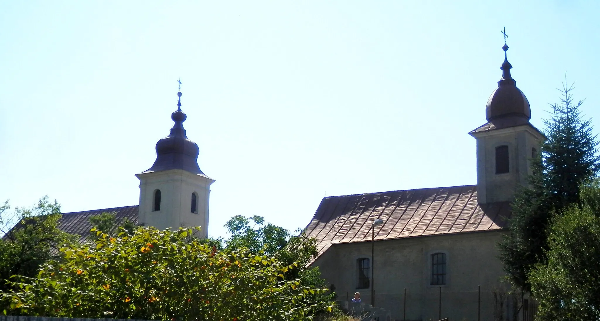 Photo showing: Veže kostolov v obci Opiná, okres Košice okolie.