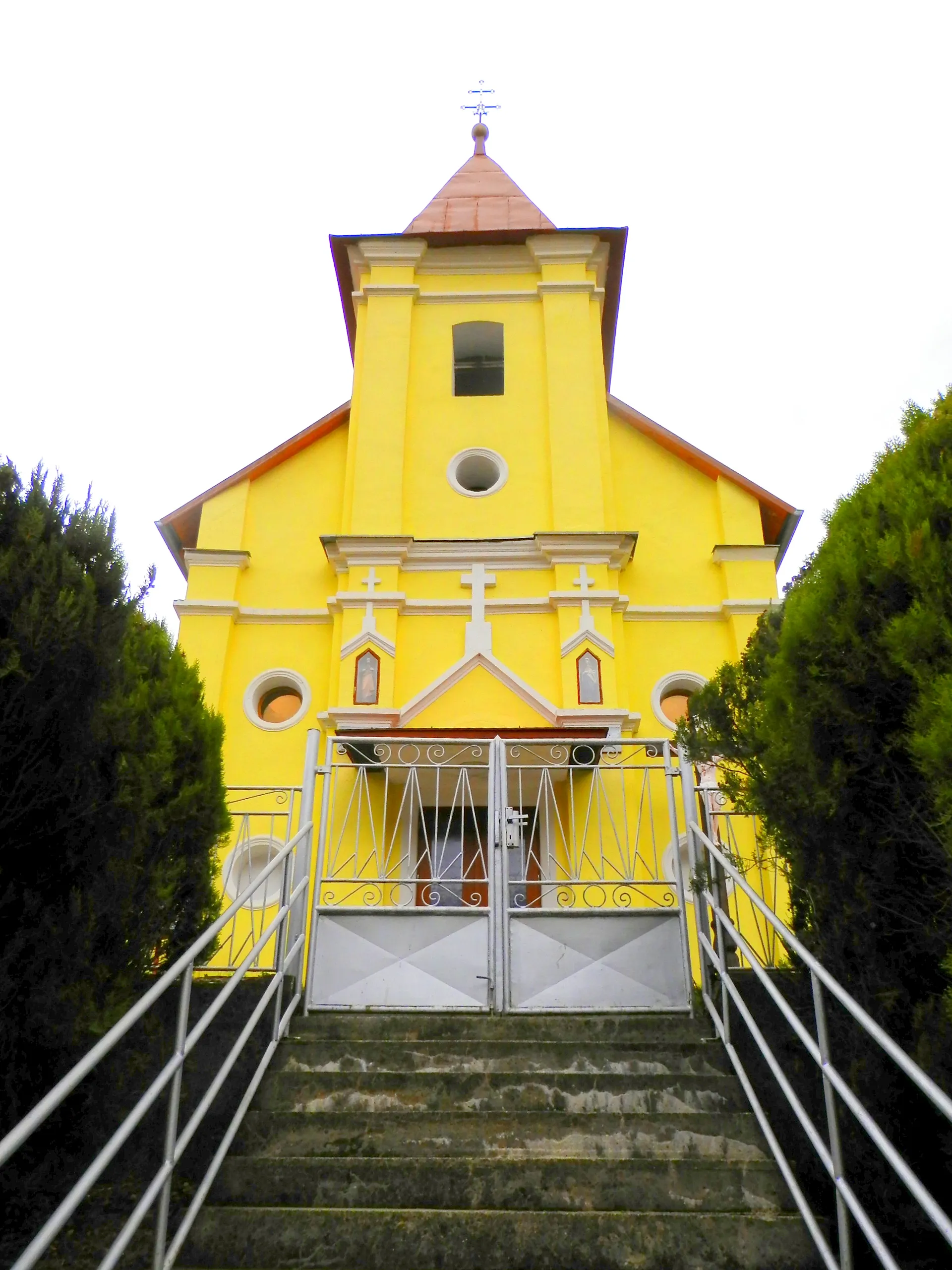 Photo showing: Kostol. Obec Malá Lodina, okres Košice okolie.