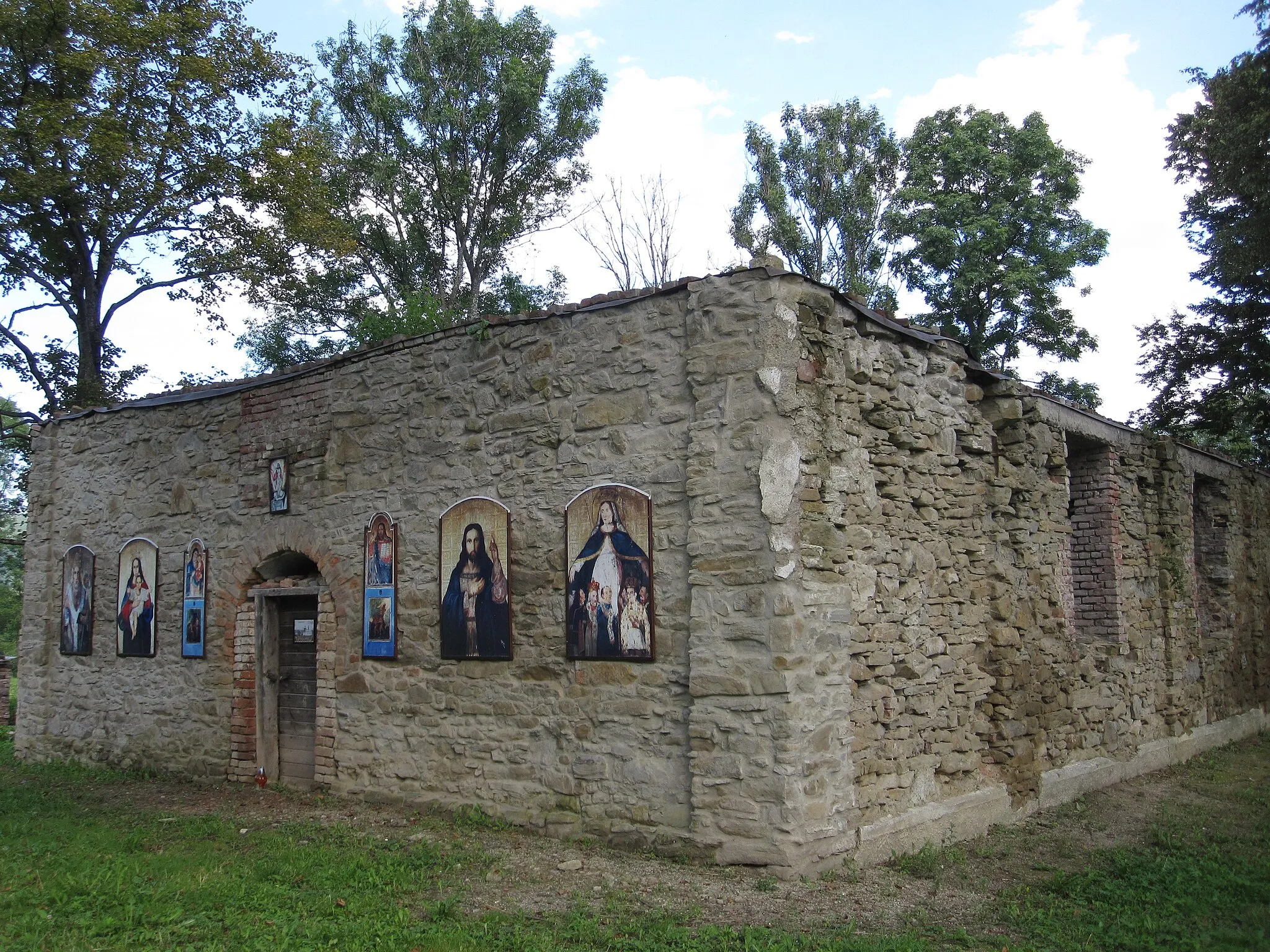 Photo showing: Płonna - ruins of the Greek Catholic church