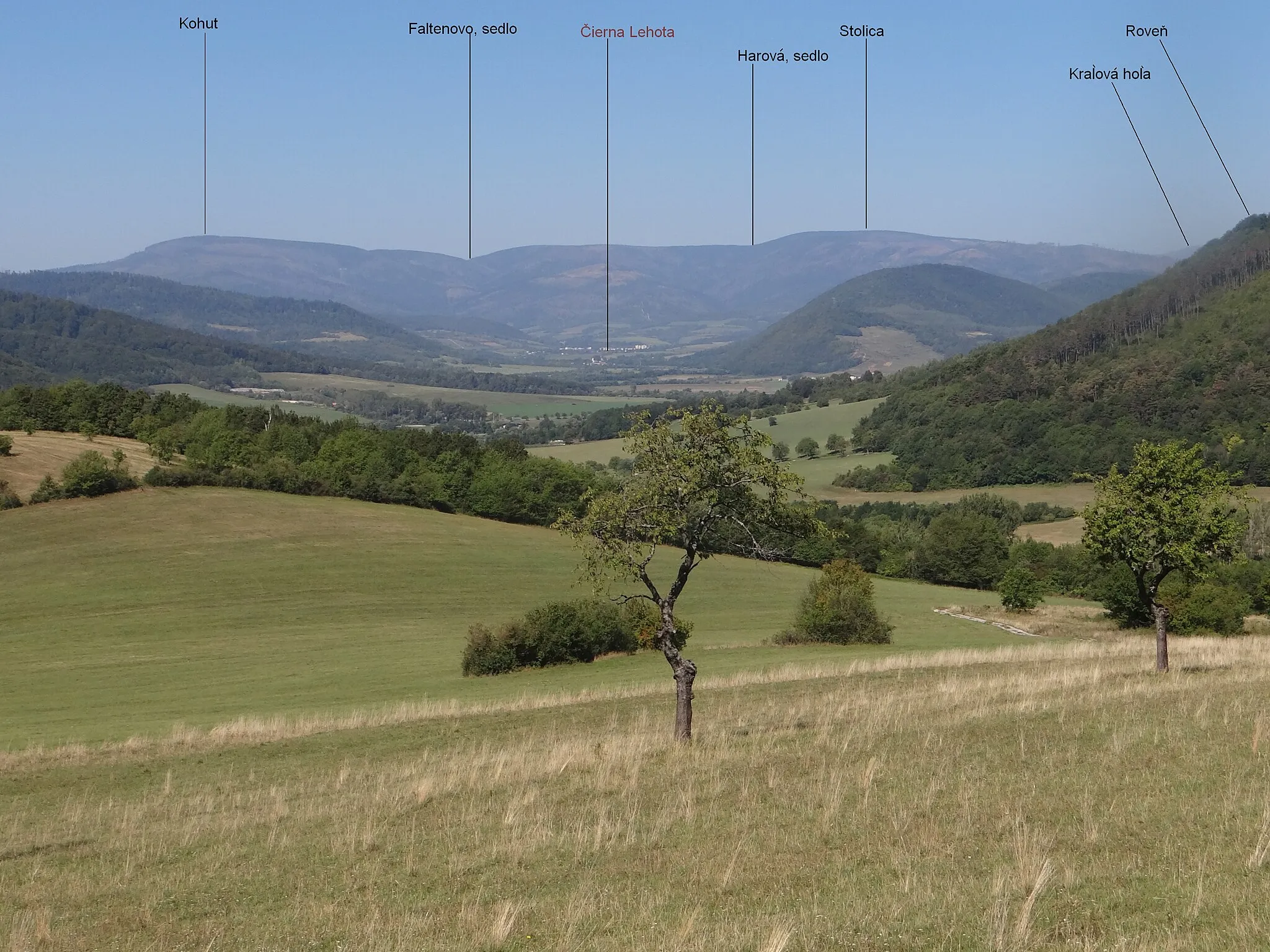 Photo showing: View from Štítnik (Slovenský kras)