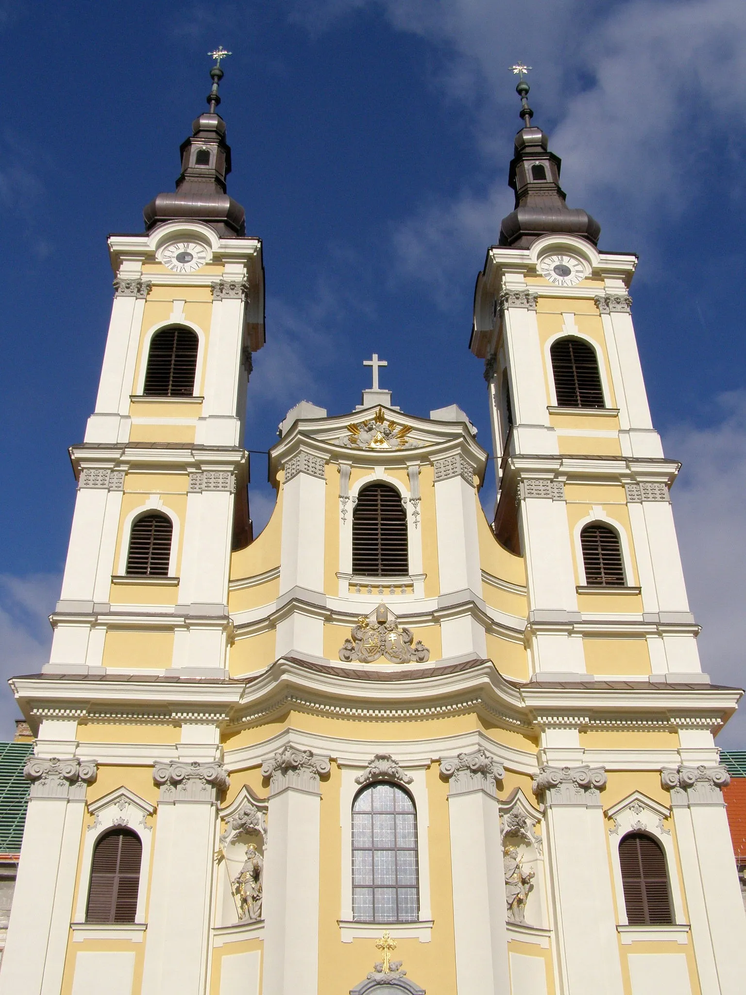 Photo showing: Priečelie kláštorného Kostola svätého Jána Krstiteľa