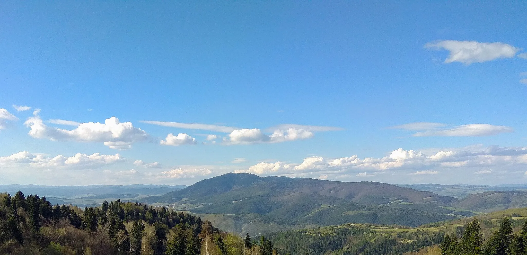Photo showing: Sľubica je tretí najvyšší vrch pohoria Branisko a najvyšší v južnej časti rovnomenného podcelku, od vyššej severnej časti oddelenej priesmykom Branisko.