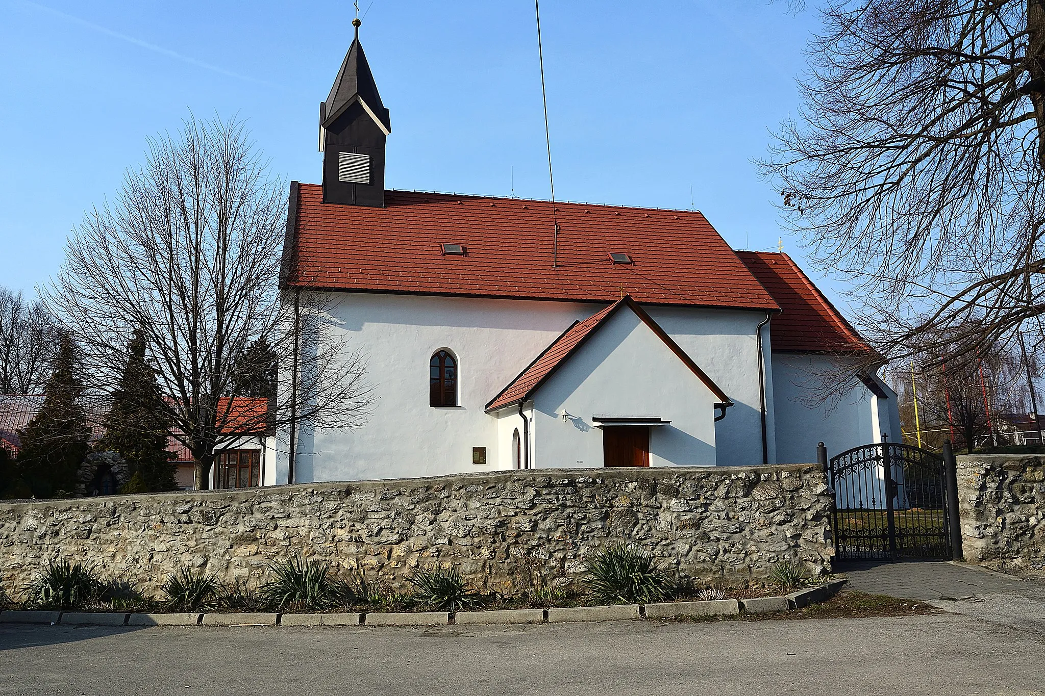 Photo showing: Kostol v Mníchovej Lehote.