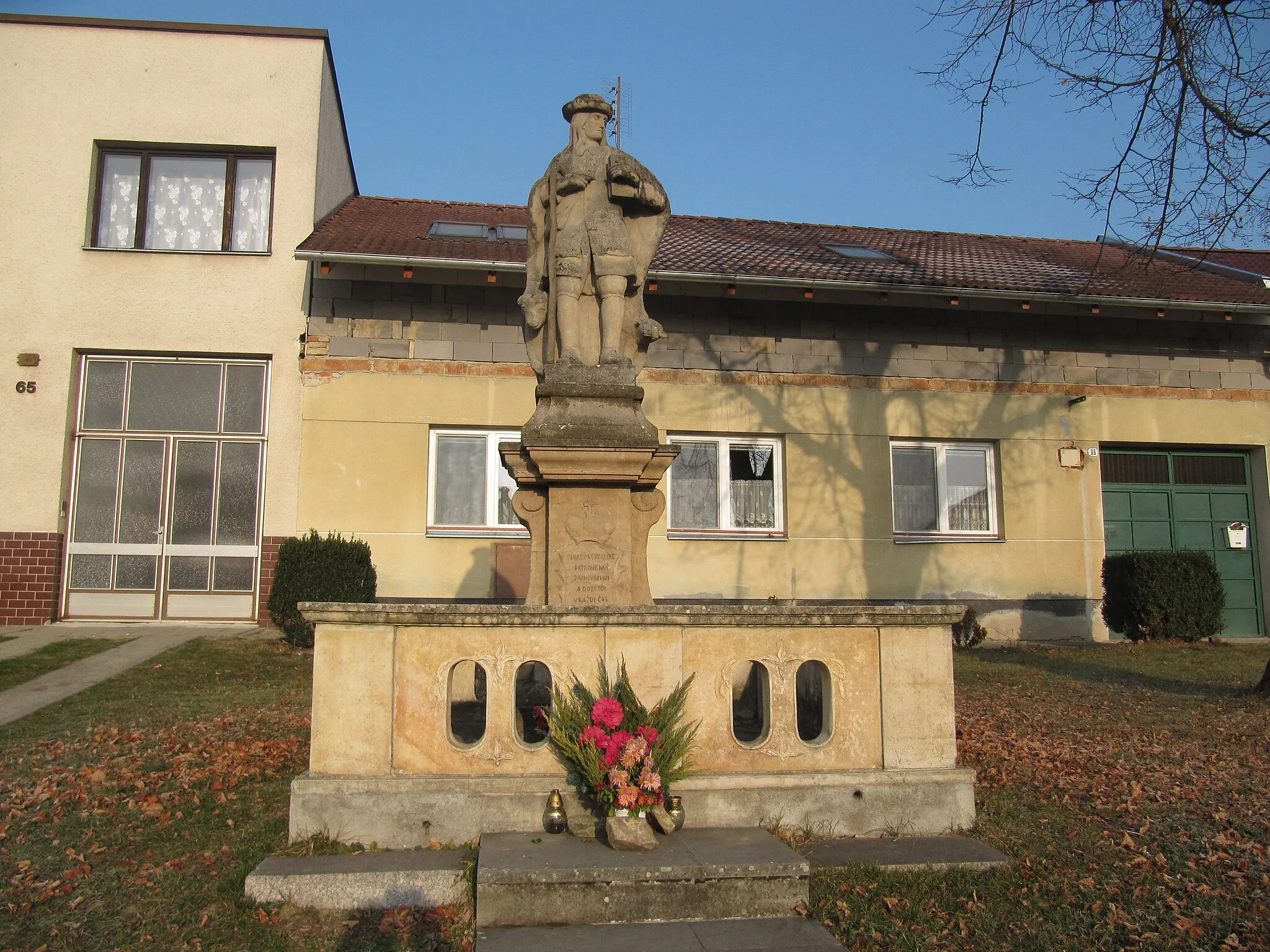 Photo showing: Bojkovice in Uherské Hradiště District, Czech Republic. Statue of St. Wendelin from 1777.