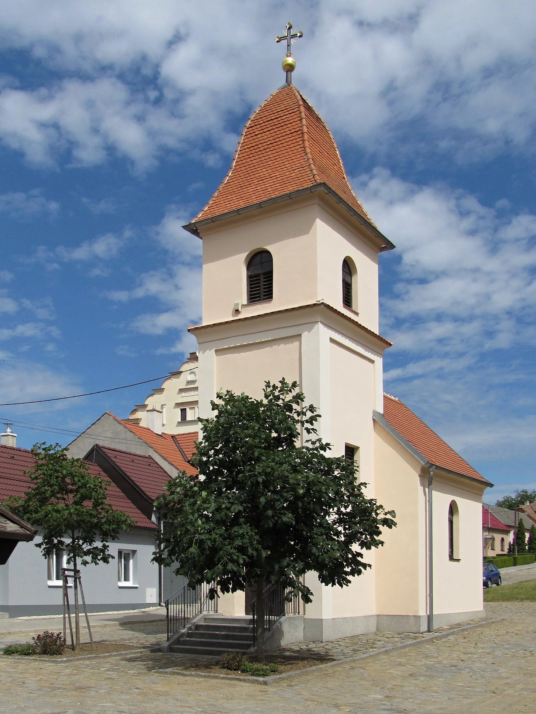 Photo showing: Kaple Navštívení Panny Marie z roku 1817 v Kelčanech