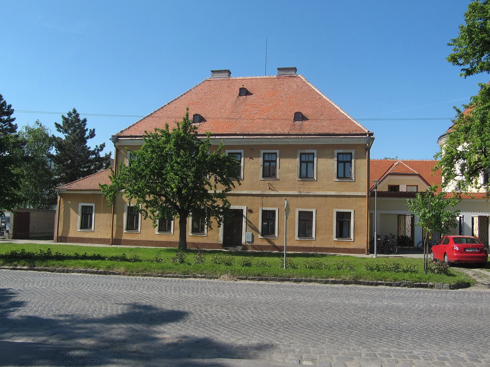 Photo showing: Blatnice pod Svatým Antonínkem in Hodonín District, Czech Republic. Rectory.