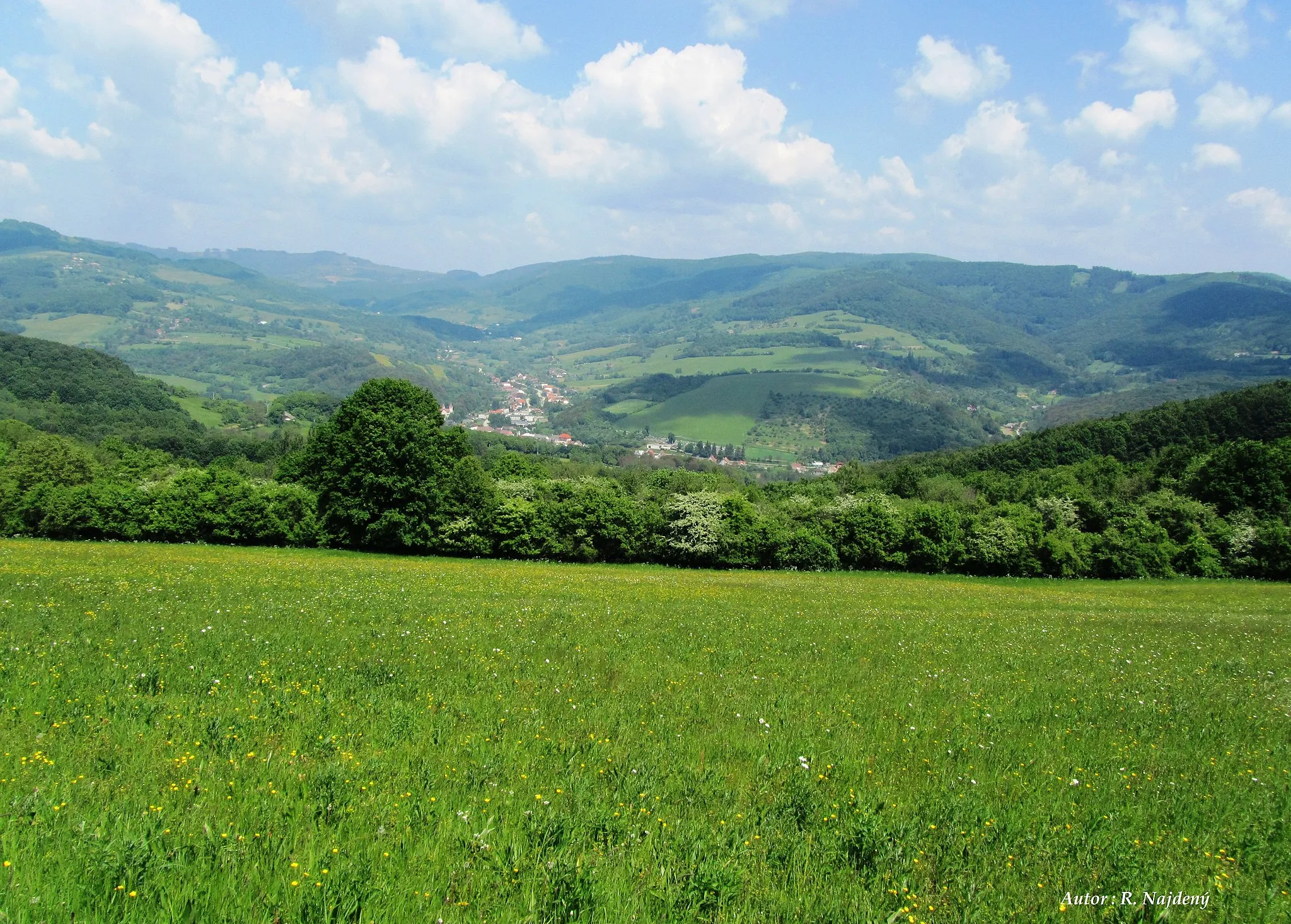 Photo showing: Pohľad na obec Nová Bošáca